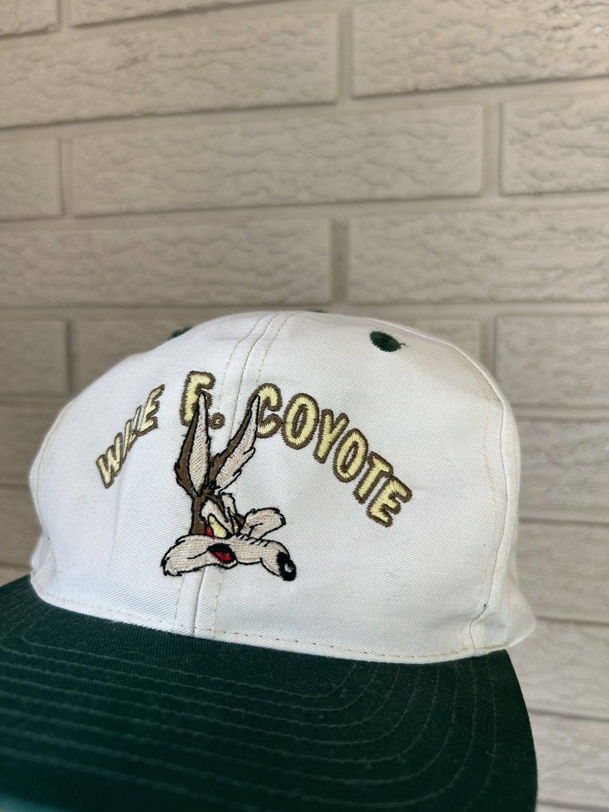Vintage × Warner Bros Vintage 90s Looney Tunes Wile E Coyote Snapback Hat Size ONE SIZE - 1 Thumbnail