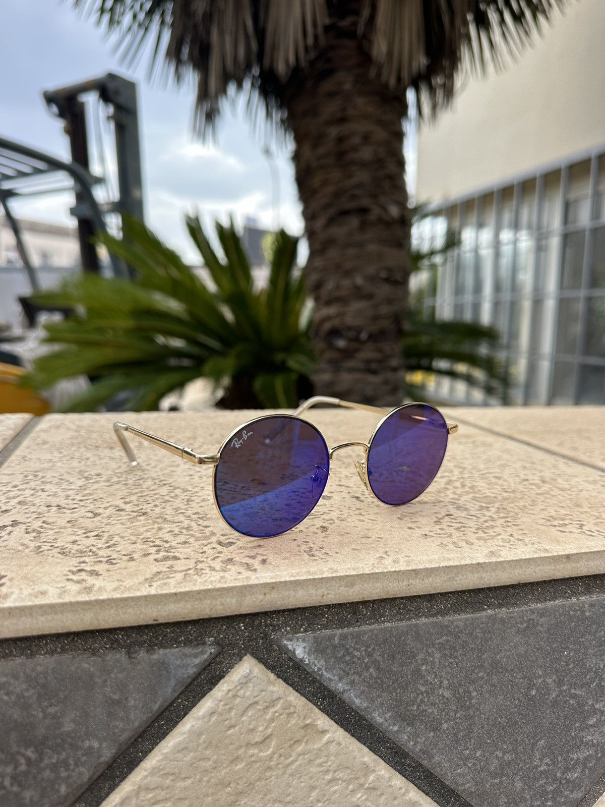 RayBan RayBan Gold Sunglasses 553 Size ONE SIZE - 1 Thumbnail