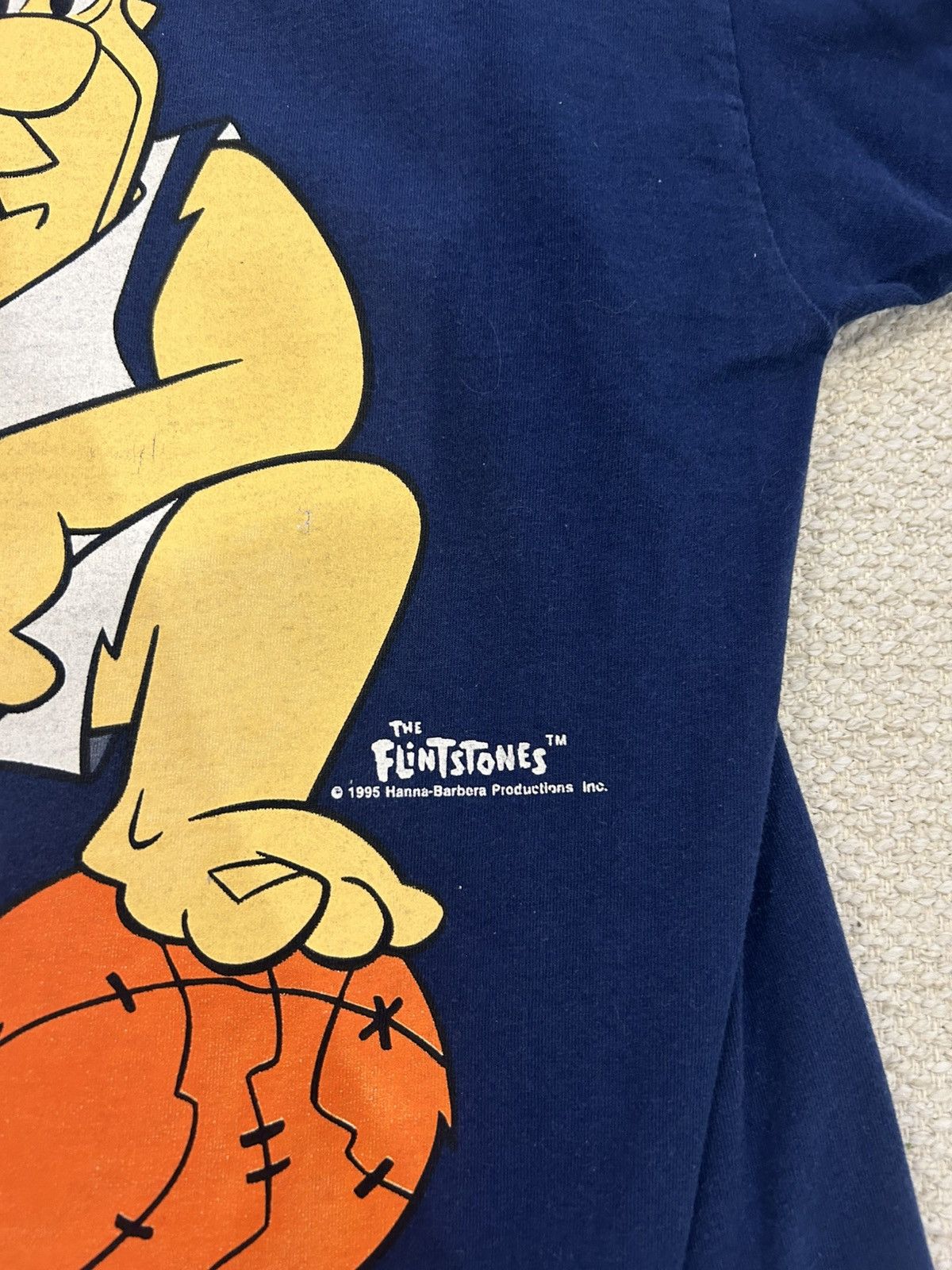 Other Vintage North Carolina 1995 Flintstones Basketball T-Shirt Size US L / EU 52-54 / 3 - 4 Thumbnail