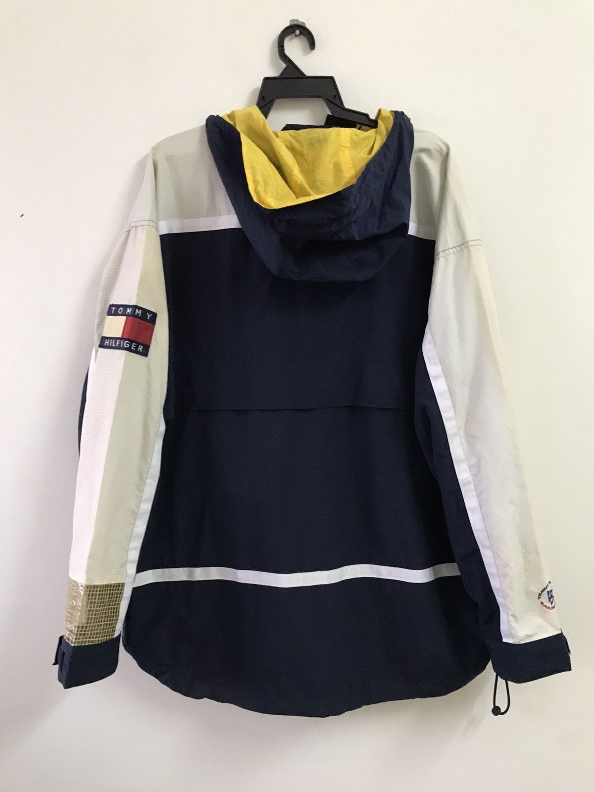 Tommy Hilfiger Vintage Tommy Hilfiger Sailing Gear Waist Bag Jacket Size US L / EU 52-54 / 3 - 7 Thumbnail