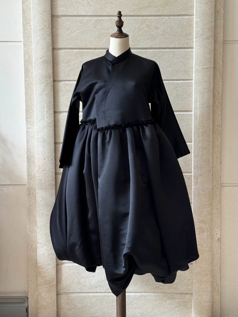 Comme des Garcons Comme Des Garcons The Design of Chinese Style Shoe Buckle Size XS / US 0-2 / IT 36-38 - 1 Thumbnail