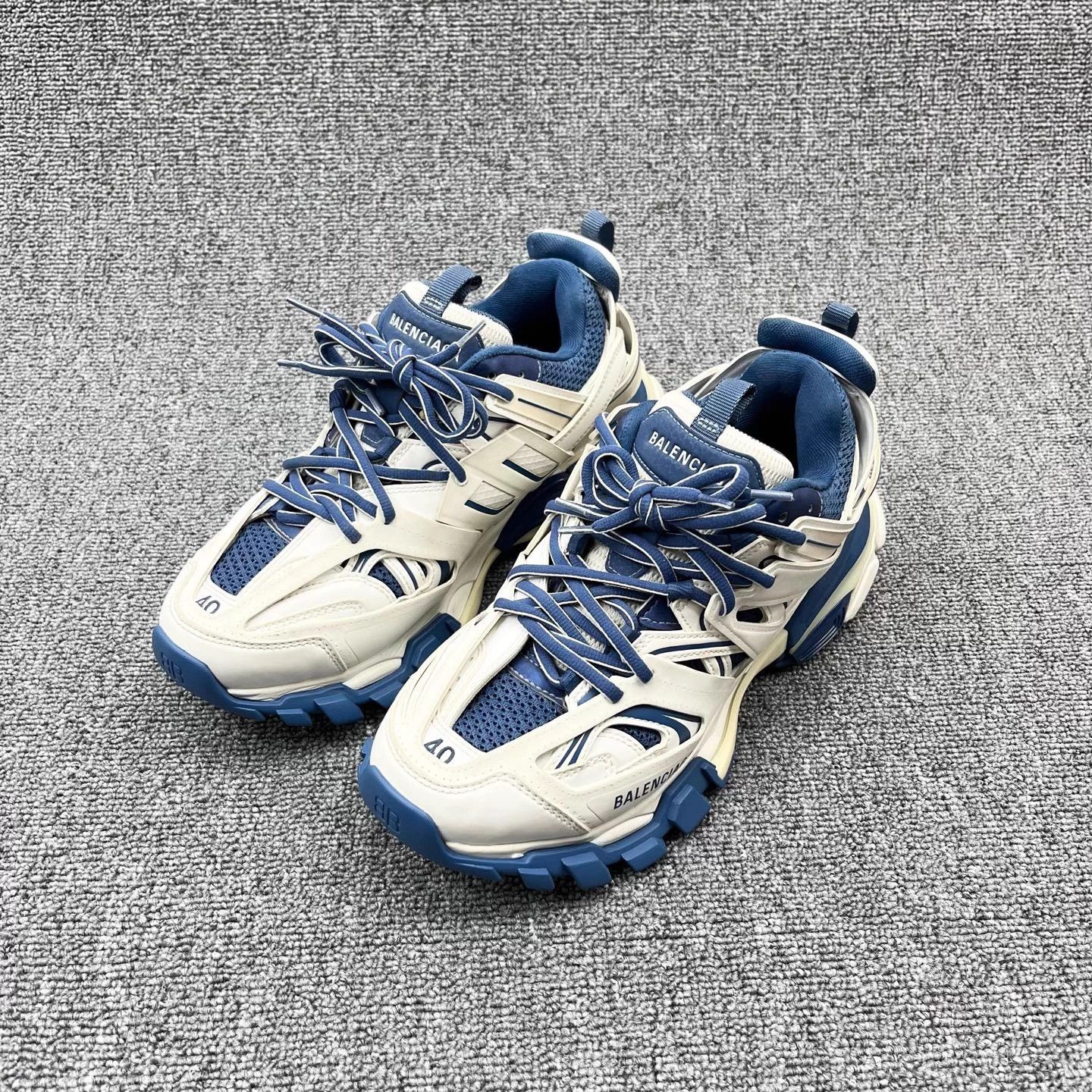 Balenciaga Balenciaga Track White/Blue Colorblocked Distressed Dad 40 Size US 7 / EU 40 - 1 Thumbnail