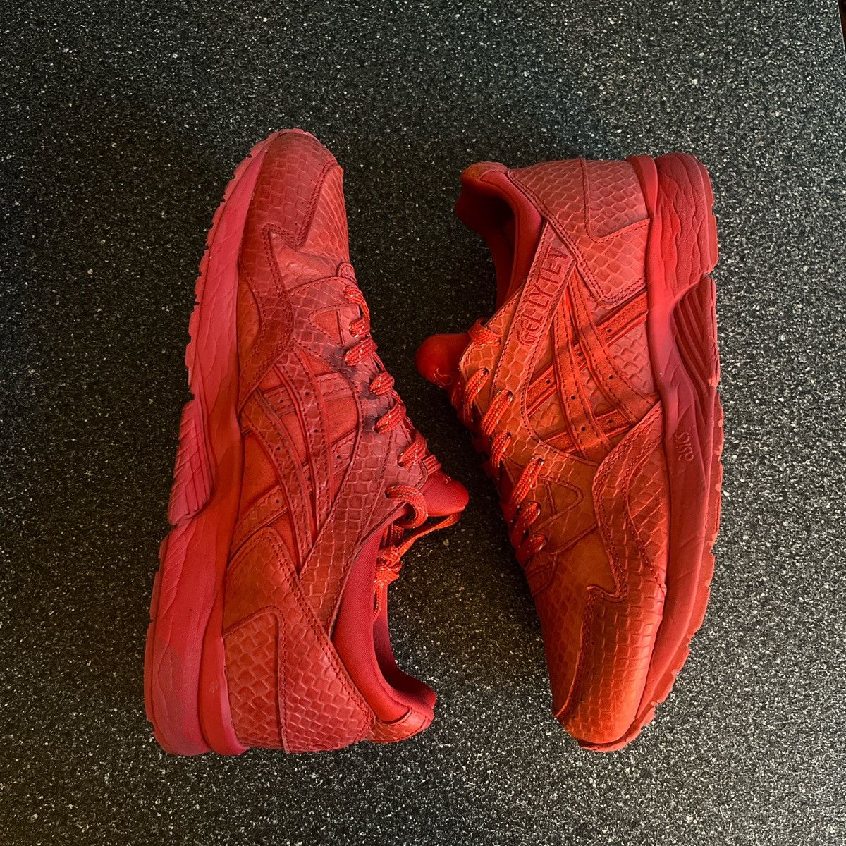 Asics ASICS Gel Lyte V ‘Red Mamba’ Size US 9.5 / EU 42-43 - 2 Thumbnail