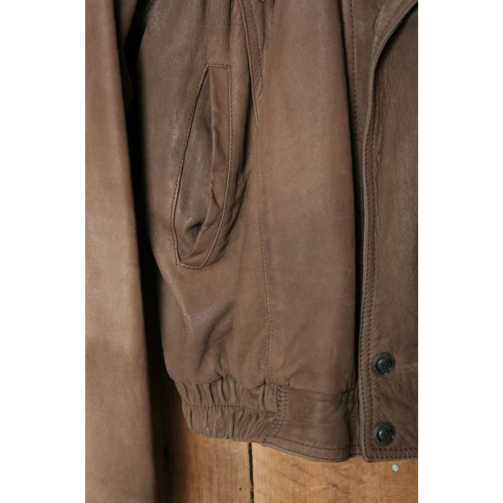 Vintage VINTAGE Adventure Bound Brown Leather Bomber Jacket Mens XLT 90s Size US XL / EU 56 / 4 - 5 Thumbnail