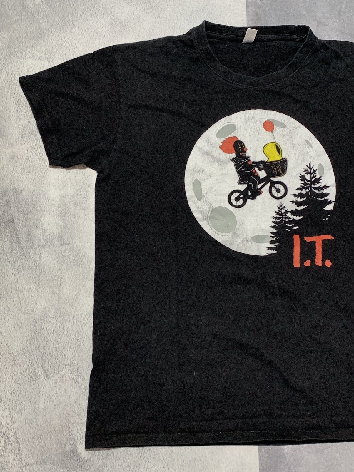 Band Tees Vintage Y2K Clown It movie tee big logo streetwear size L Size US L / EU 52-54 / 3 - 2 Thumbnail