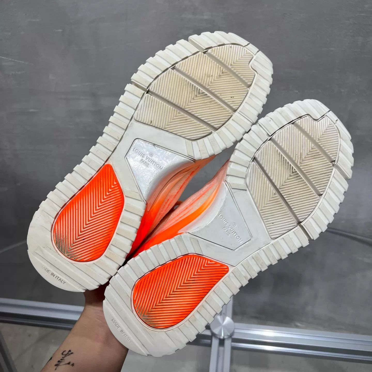 Louis Vuitton LV fluorescent orange sneaker UK7.5 41.5 Size US 8.5 / EU 41-42 - 7 Thumbnail