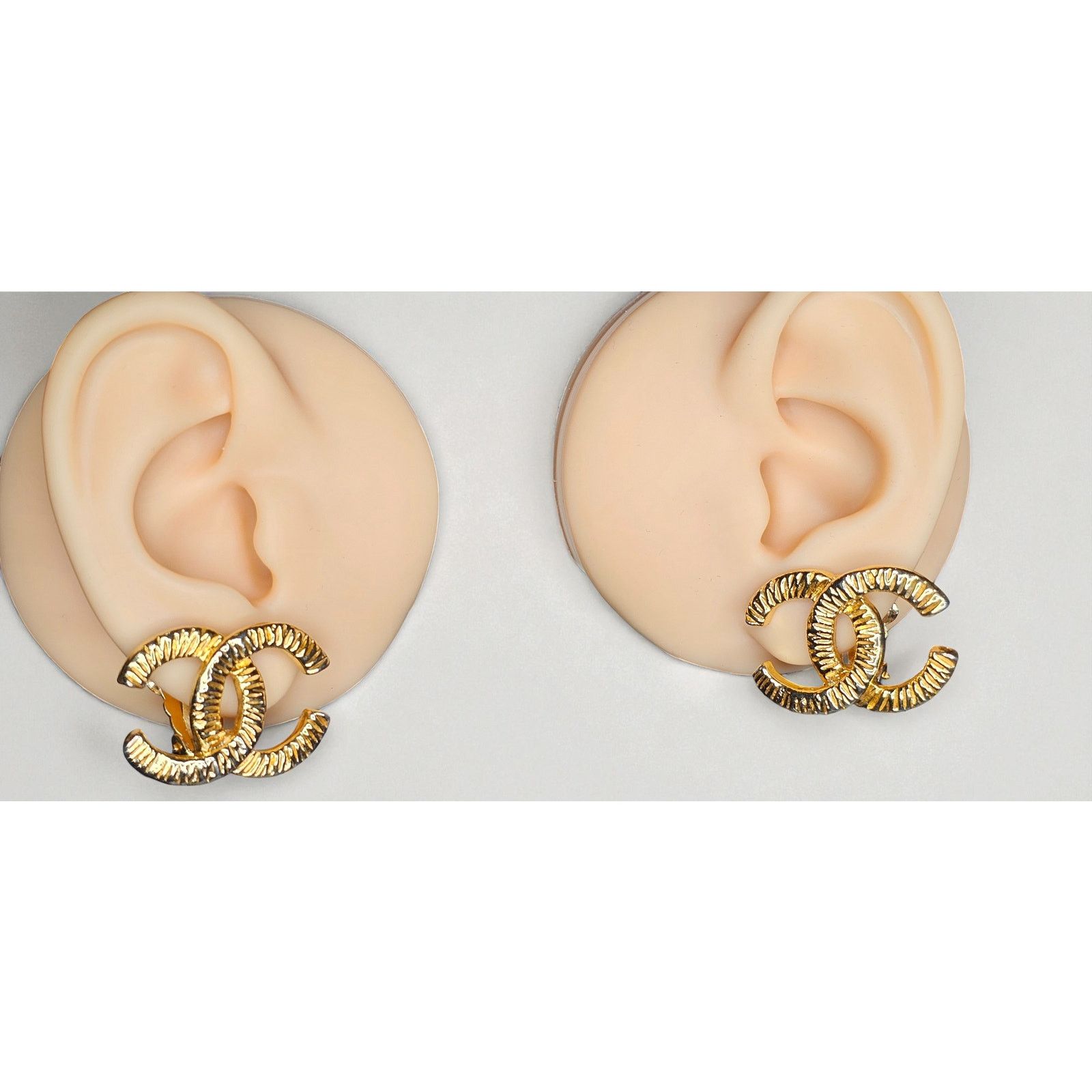 Chanel Chanel 1993 Ridged CC Clip-On Earrings Size ONE SIZE - 3 Thumbnail