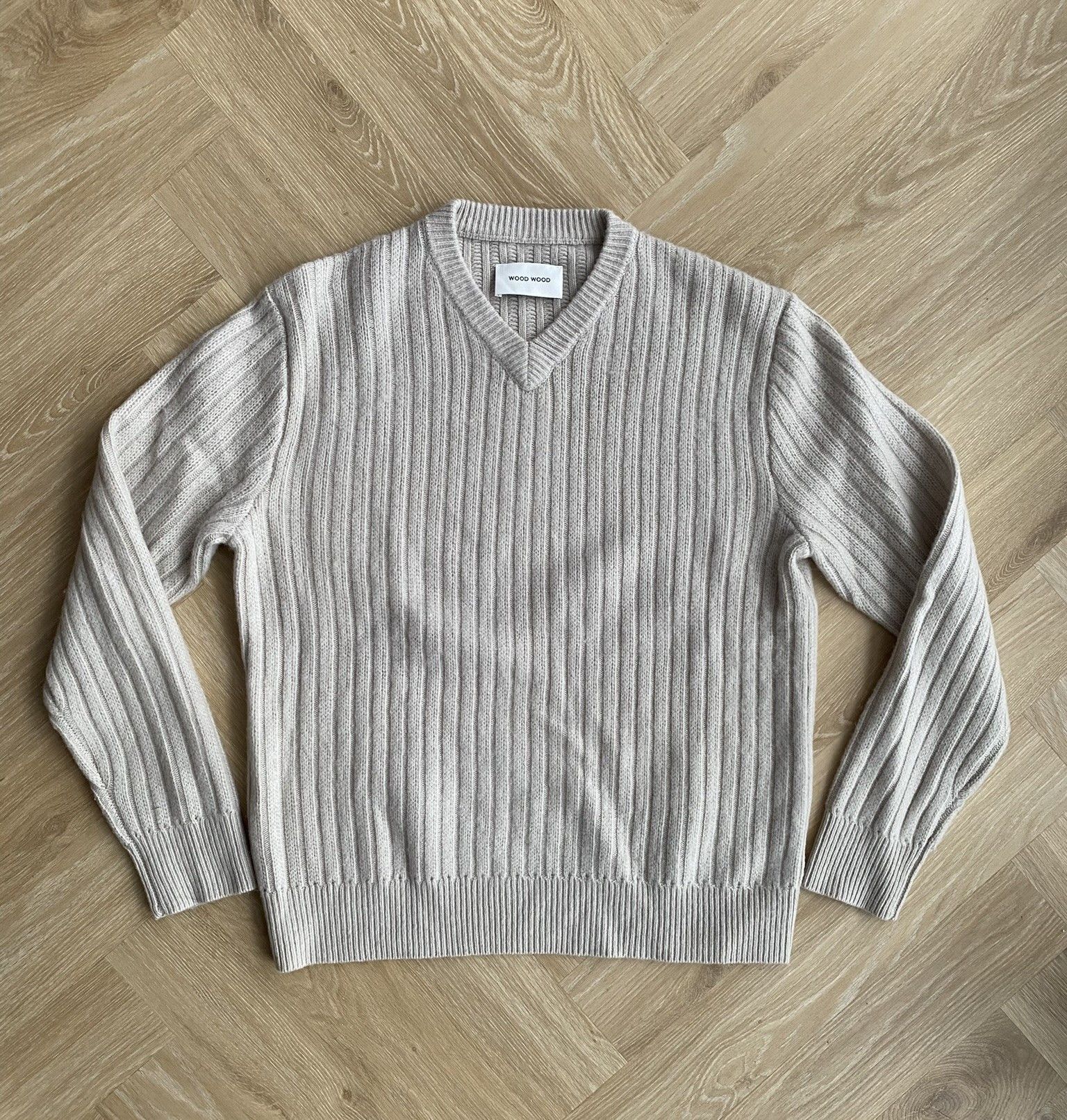 Wood Wood 48/M - Lambswool Cable V-Neck - Nature Size US M / EU 48-50 / 2 - 7 Thumbnail