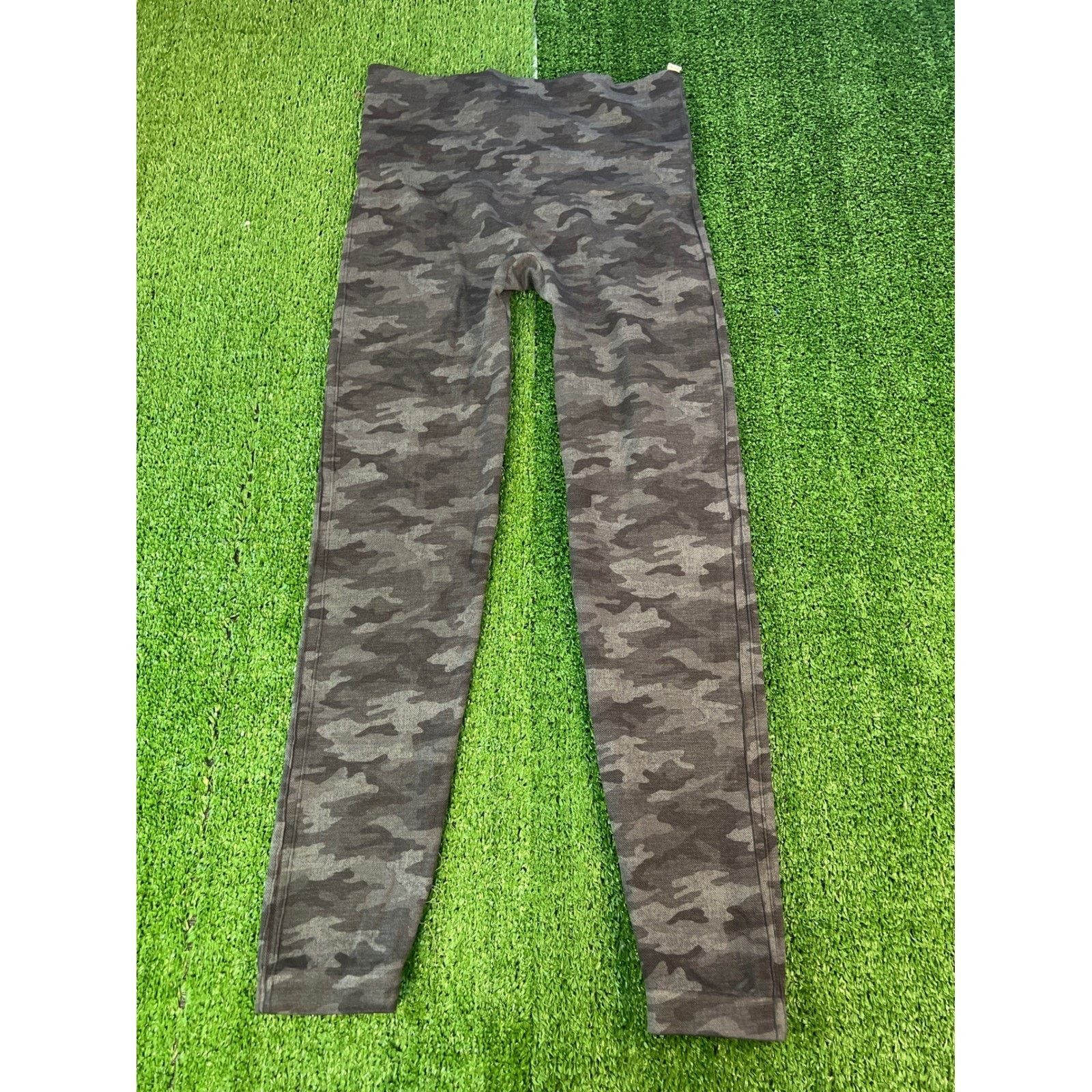 Spanx Spanx Women's XL Seamless Camouflage Leggings Size 30" / US 8 / IT 44 - 1 Thumbnail