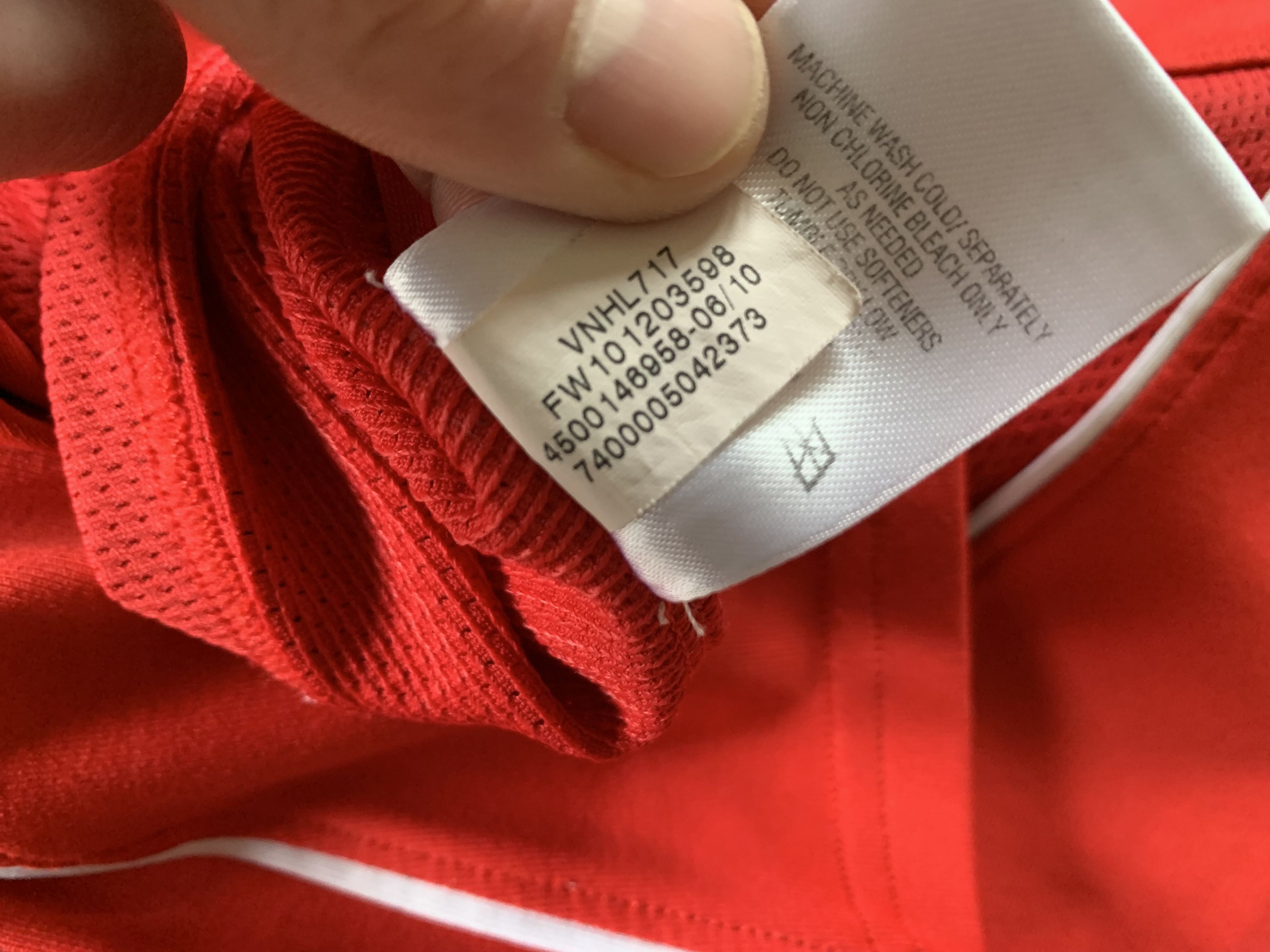 Under Armour × Vintage Under Armour Wales Rugby Union Home Jersey 2011 Size US L / EU 52-54 / 3 - 10 Thumbnail