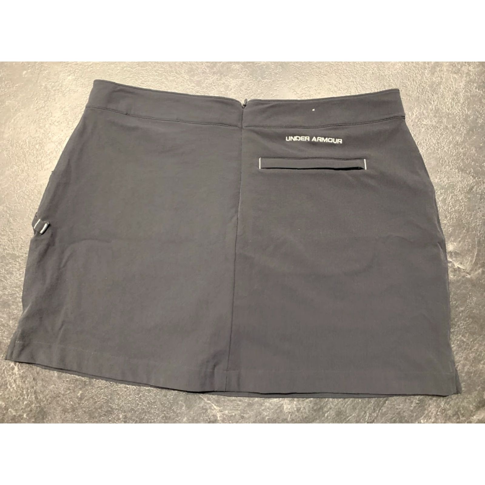 Under Armour VINTAGE Under Armour Women's Skort Size 8 Black Golf Tennis Casual All Seasons Stretch Size 30" / US 8 / IT 44 - 2 Thumbnail