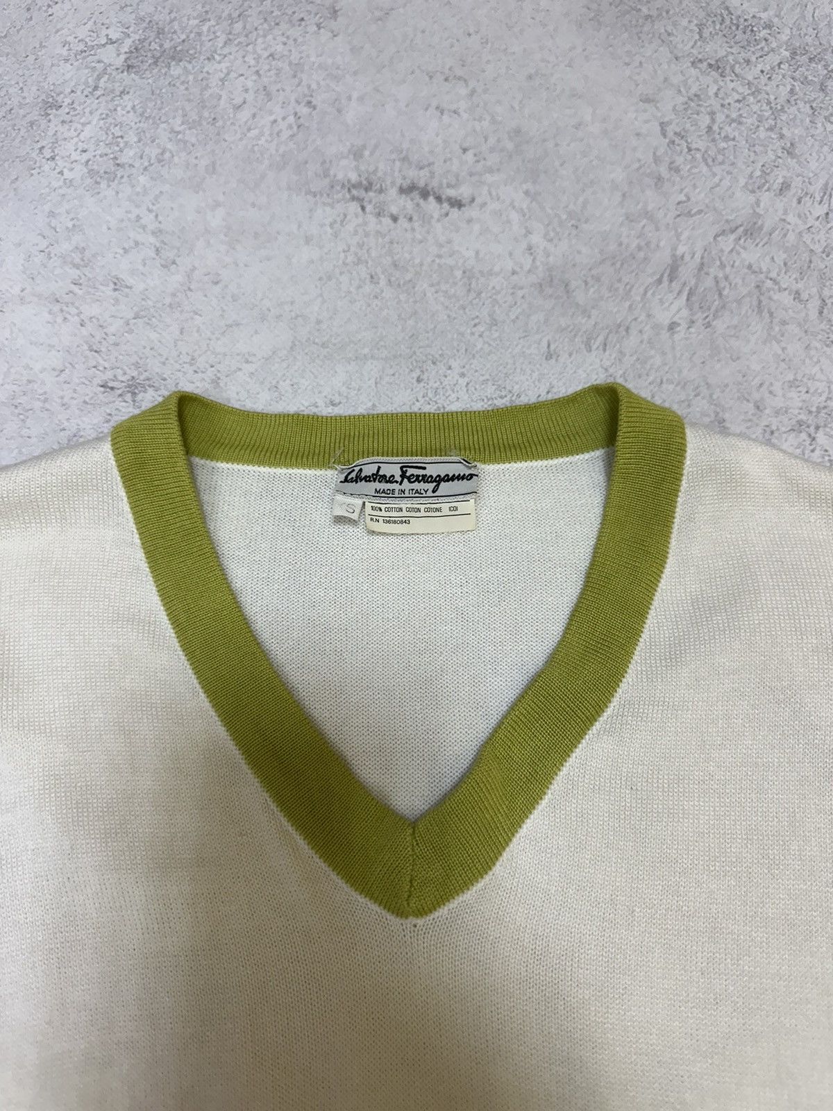 Salvatore Ferragamo T-shirt Short Sleeve Salvatore Ferragamo size XS Italy Size XS / US 0-2 / IT 36-38 - 8 Thumbnail