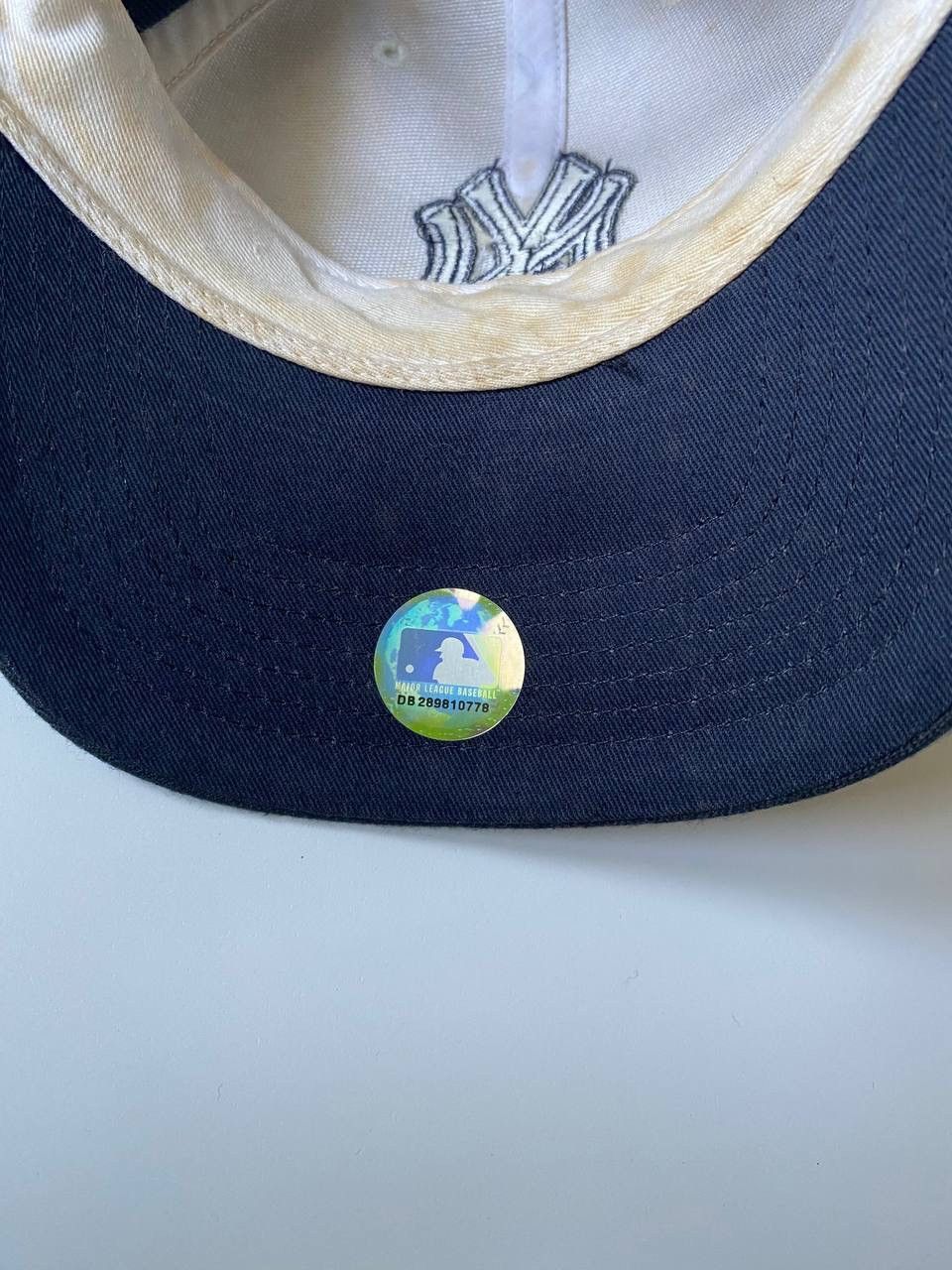 MLB Vintage NY New York Yankees MLB Cap 00’s OS Size ONE SIZE - 7 Thumbnail