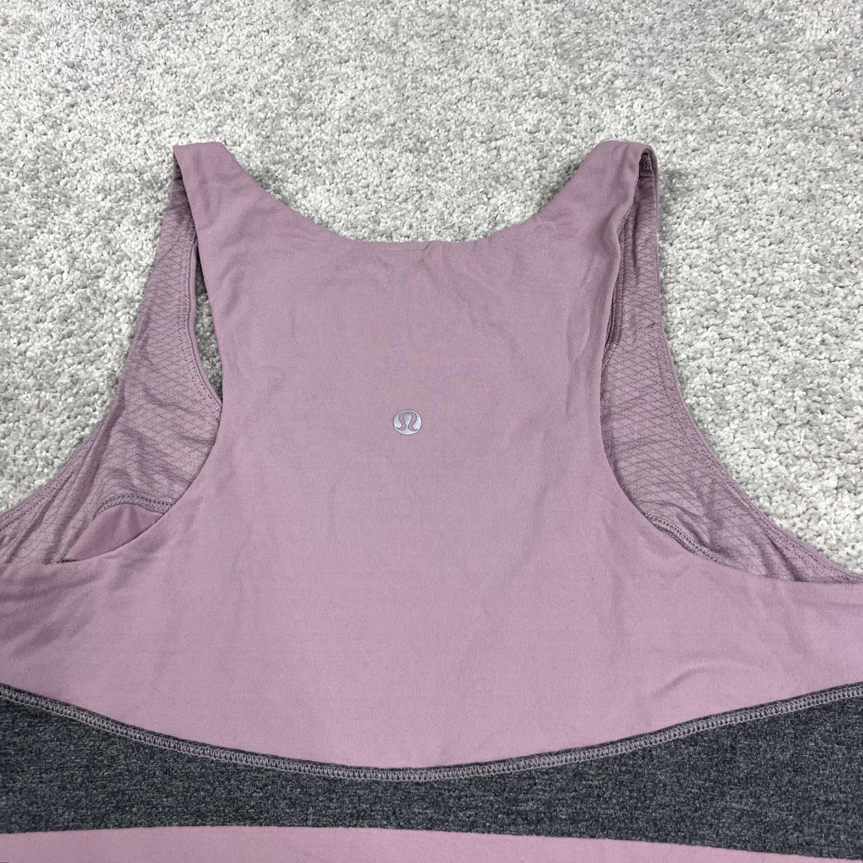 Lululemon Lululemon Tank Top Women’s 6-8 Striped Light Purple Gray Athletic Workout Run Shirt Sleeveless Scoop Pullover Activewear Size M / US 6-8 / IT 42-44 - 6 Thumbnail