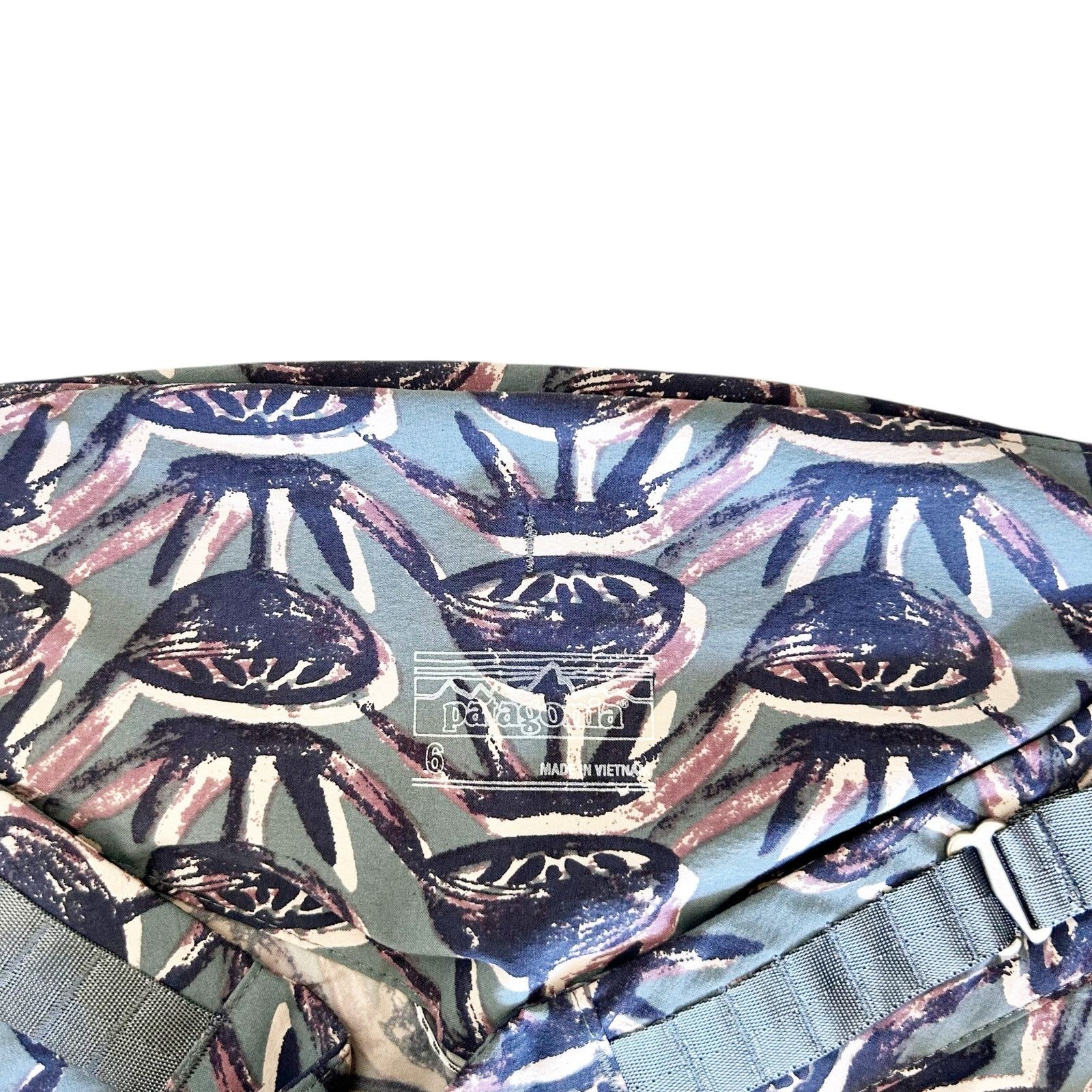 Patagonia Patagonia Printed Bermuda Flat Front Shorts Sz 6 Size 28" / US 6 / IT 42 - 3 Thumbnail