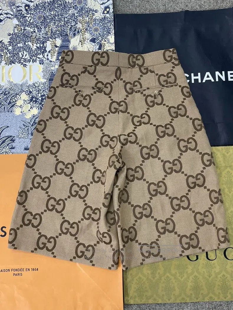 Gucci Gucci Full logo old-fashioned shorts Size US 28 / EU 44 - 2 Thumbnail