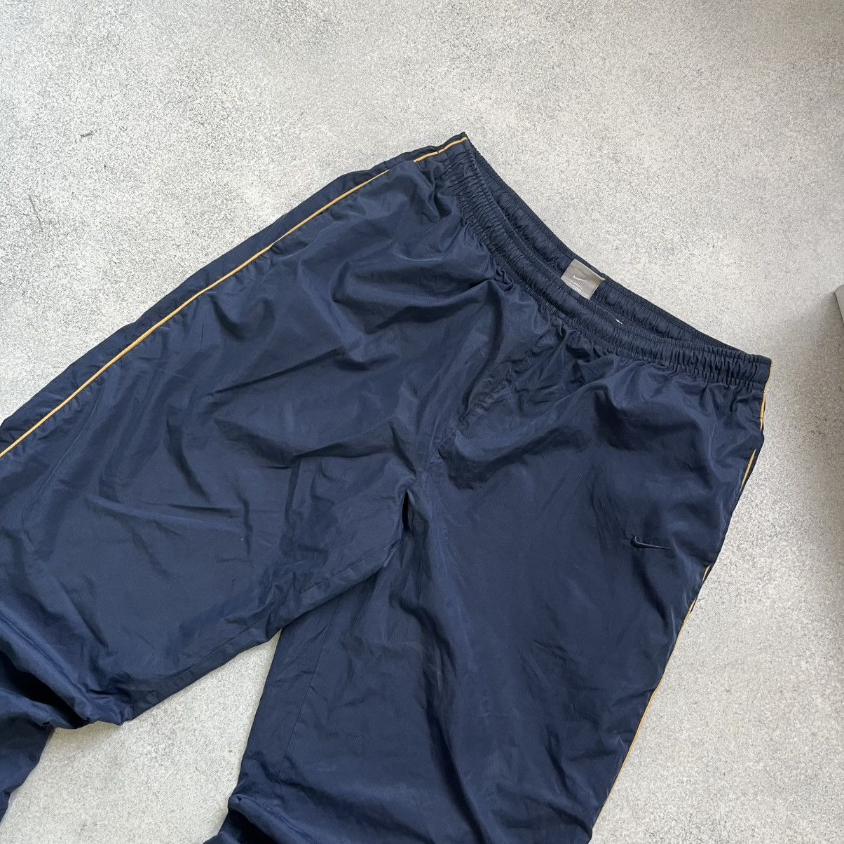 Nike Vintage Y2K Baggy Nylon Nike Track Pants Size US 34 / EU 50 - 3 Thumbnail