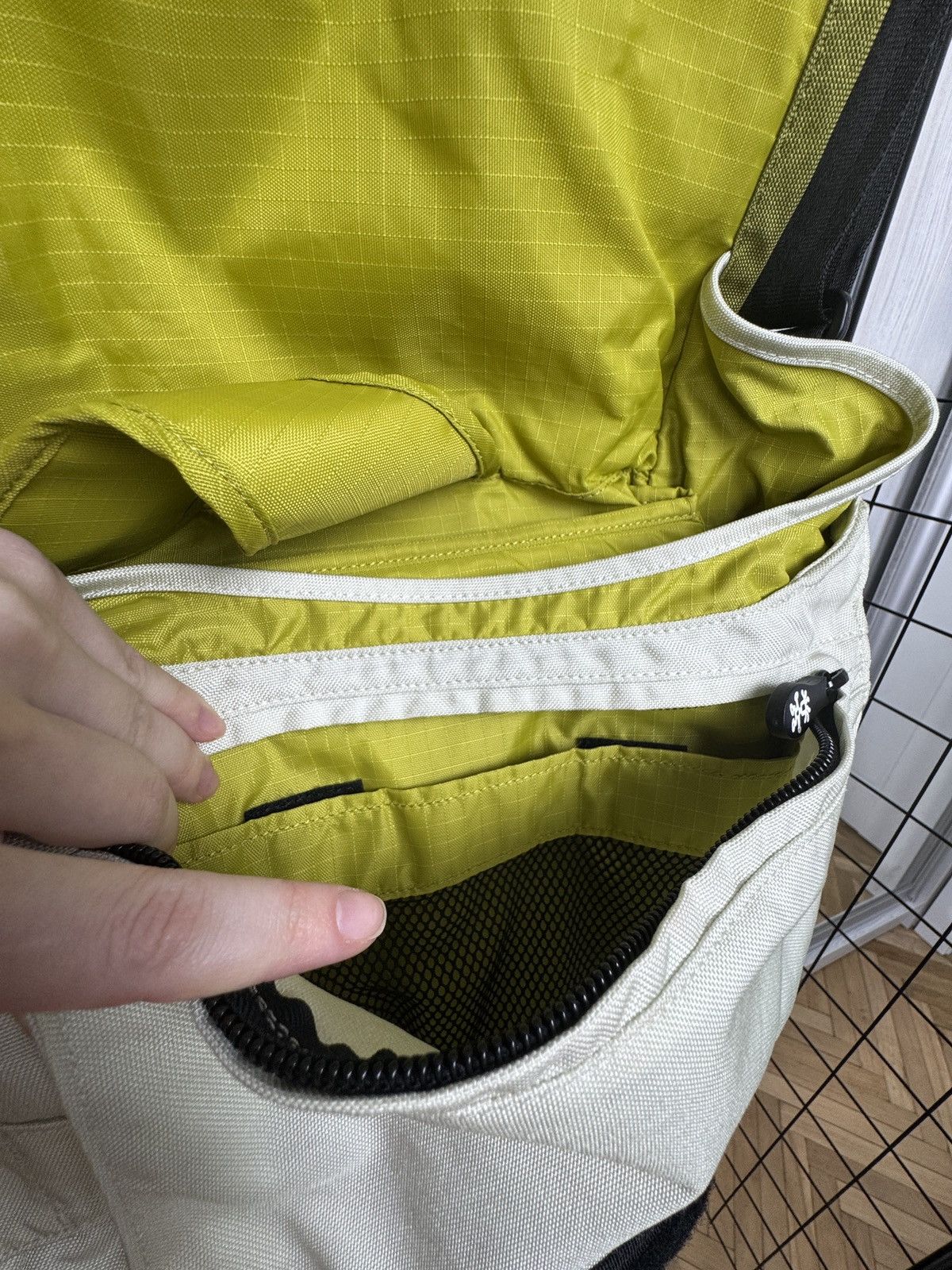 Crumpler Crumpler The Slippy fish laptop shoulder bag Size ONE SIZE - 16 Thumbnail
