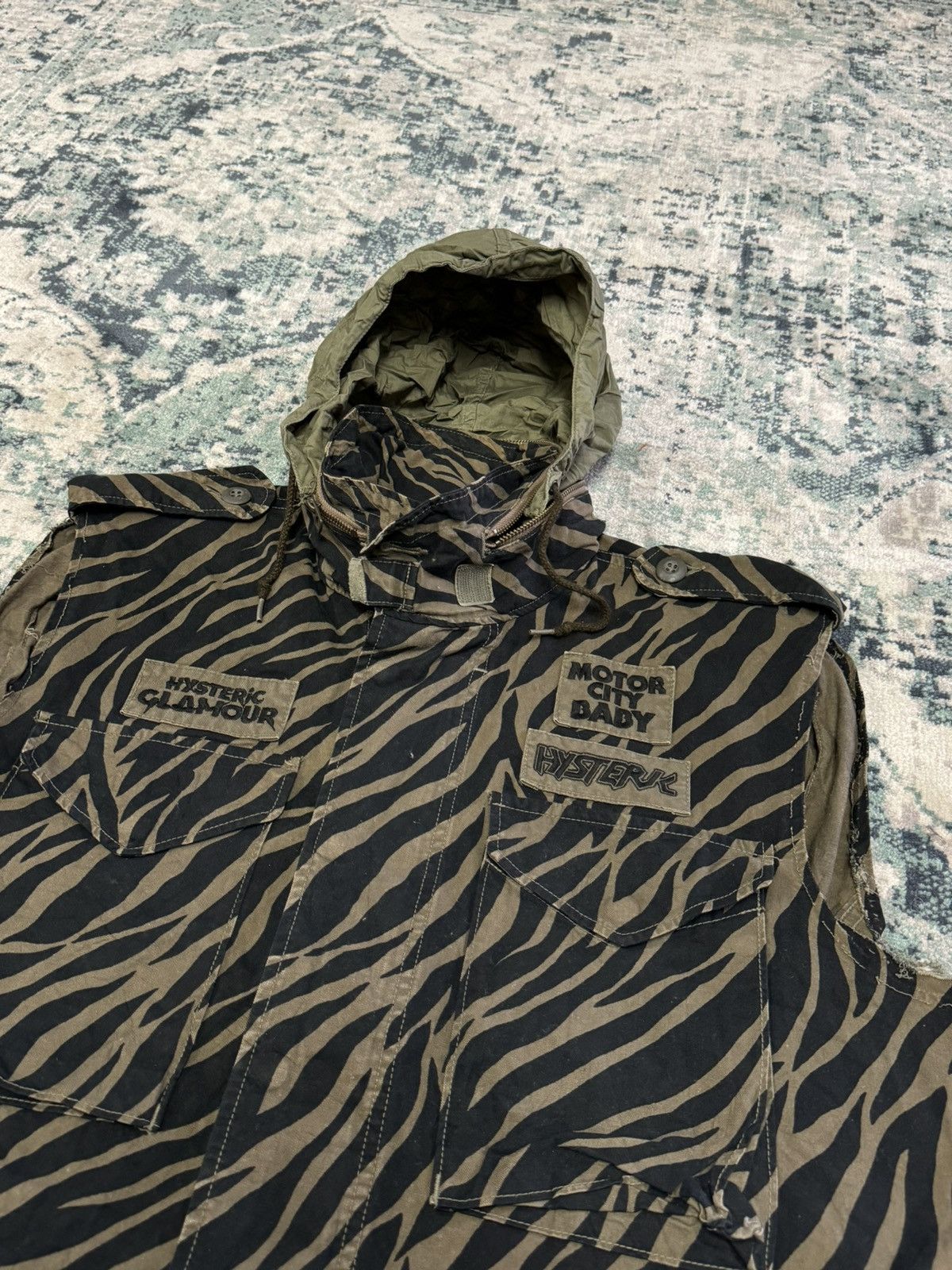 Hysteric Glamour VINTAGE HYSTERIC GLAMOUR TIGER STRIPE SLEEVELESS SHIRT Size US XL / EU 56 / 4 - 5 Thumbnail