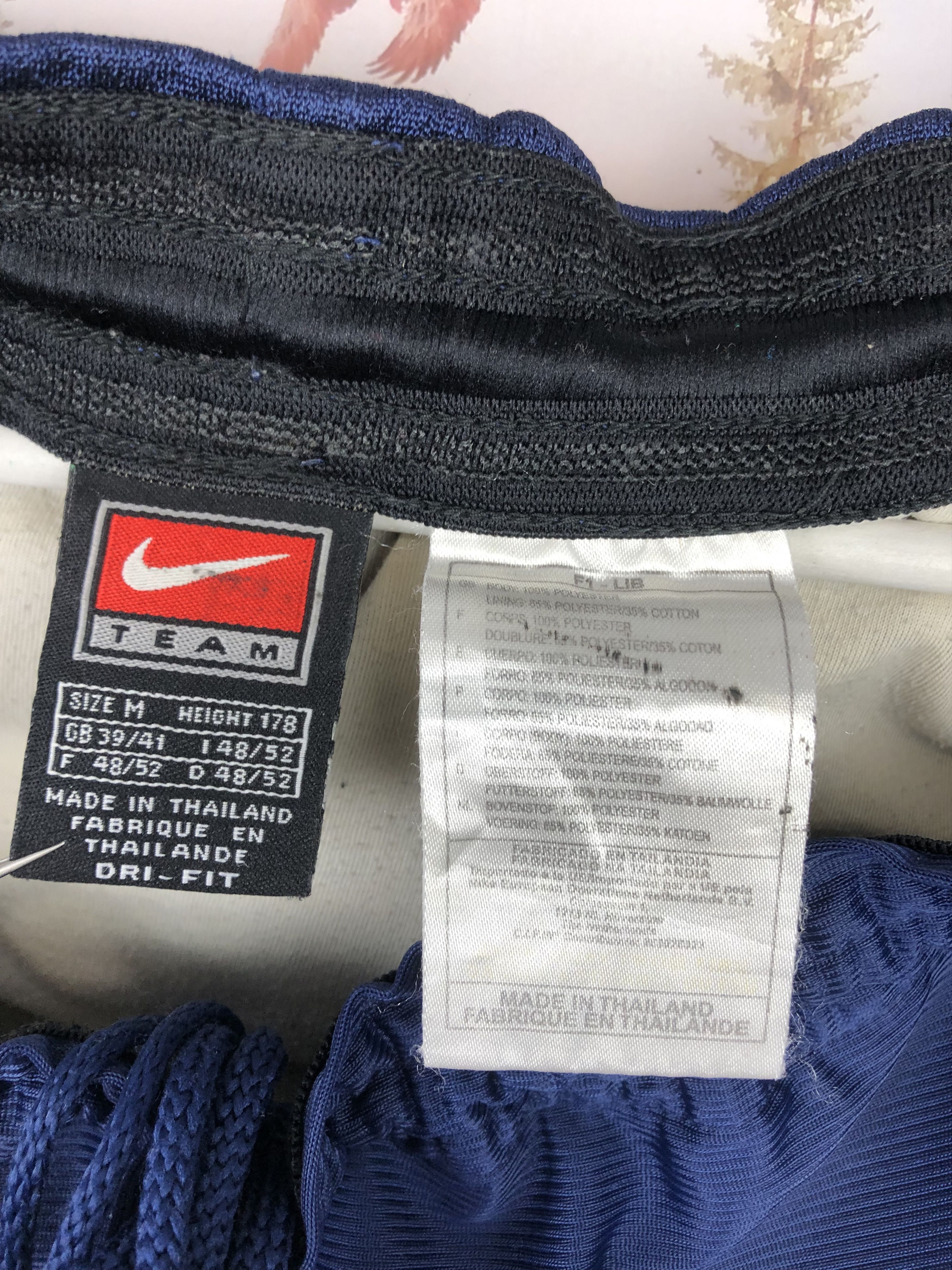 Nike Vintage Nike Paris Saint-Germain PSG Football Shorts Soccer Size US 32 / EU 48 - 11 Thumbnail