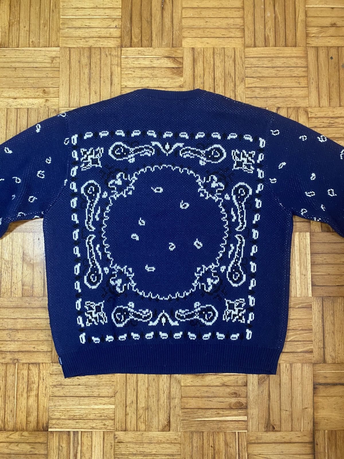 Supreme Supreme Bandana Sweater SS18 Size US XL / EU 56 / 4 - 4 Thumbnail