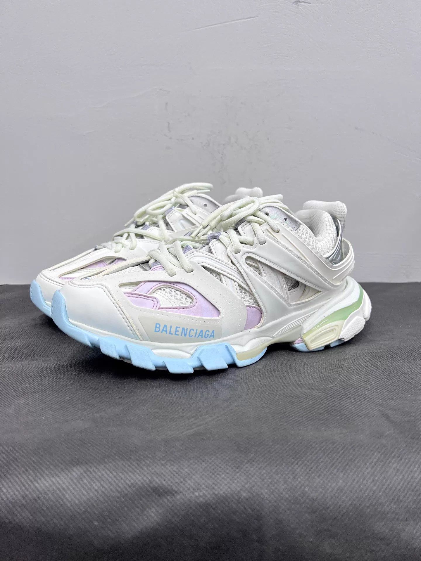 Balenciaga Balenciaga Track 1.0 Macaron White Blue Pink 39 Size US 9 / IT 39 - 1 Thumbnail