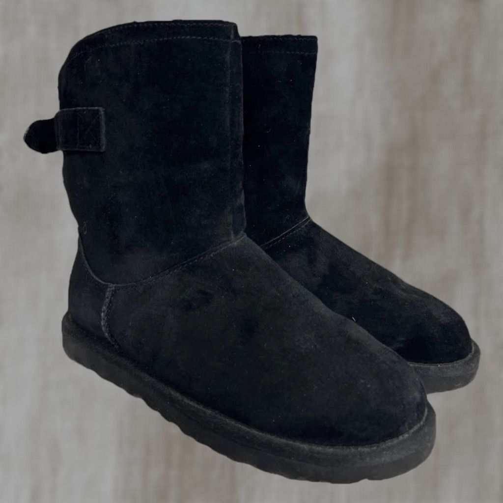Ugg UGG Australia Remora Boots Black Sheepskin Buckle Fashion Comfort Bling Women 6 Shoes Suede Wool Australia 1012029 Size 28" / US 6 / IT 42 - 1 Thumbnail
