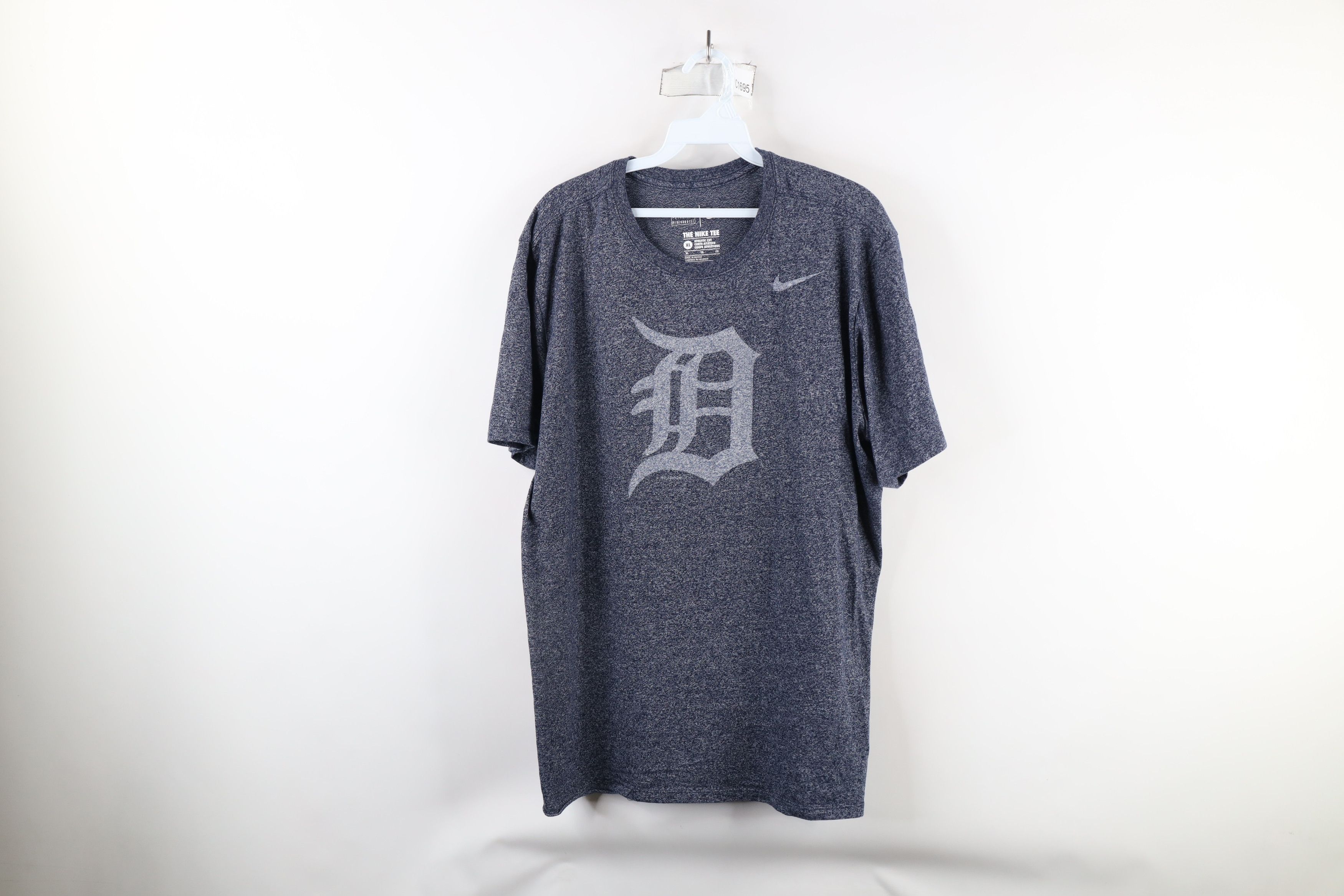 Nike × Vintage Nike Detroit Tigers Old English D Jersey Knit T-Shirt Blue Size US XL / EU 56 / 4 - 1 Thumbnail