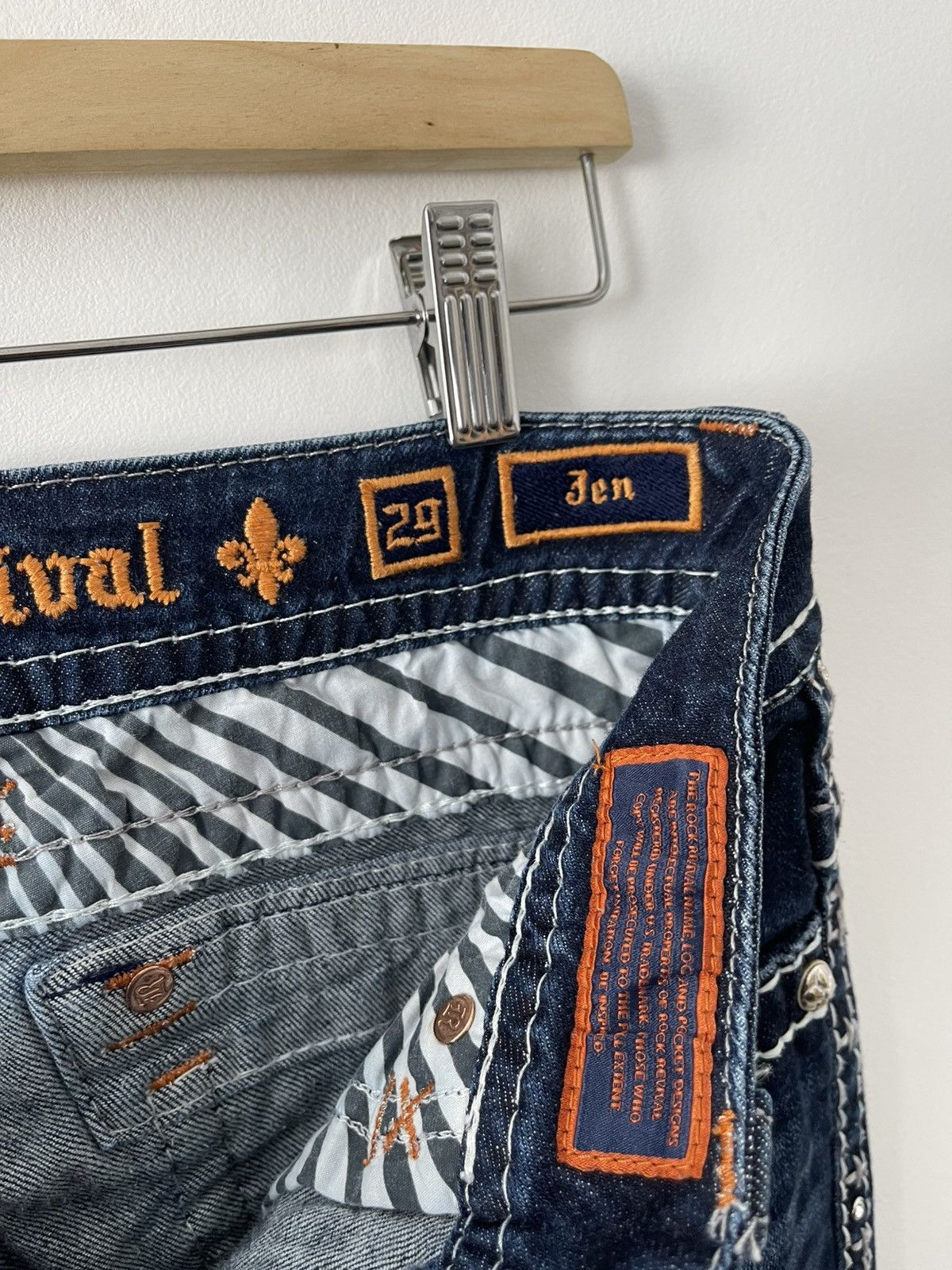 Rock Revival Rare ROCK REVIVAL Skinny Embellished Flap Pockets Size US 29 - 14 Thumbnail