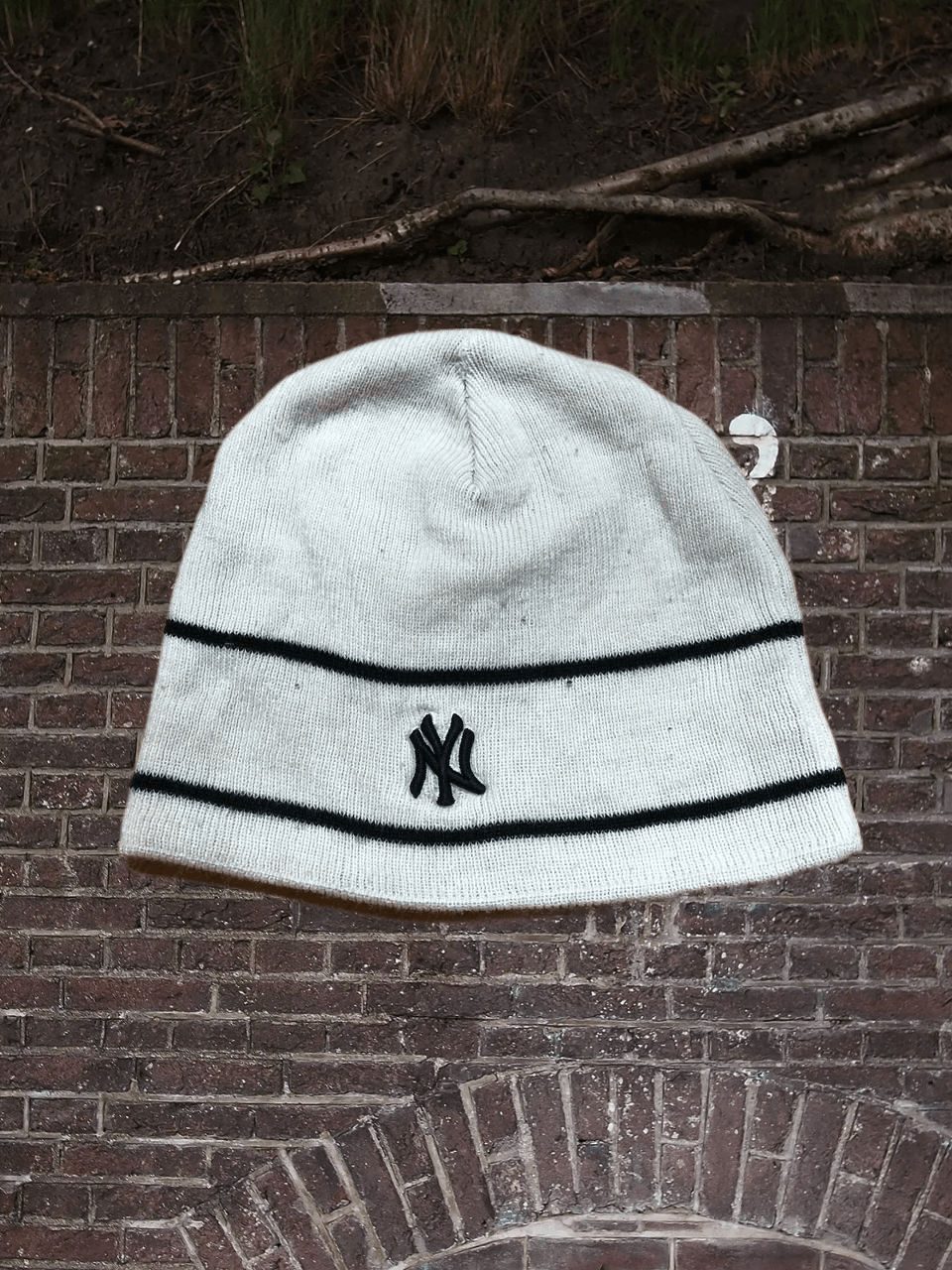 New York Yankees Hats white striped New York Yankees big logo Vintage Y2K Size ONE SIZE - 1 Thumbnail