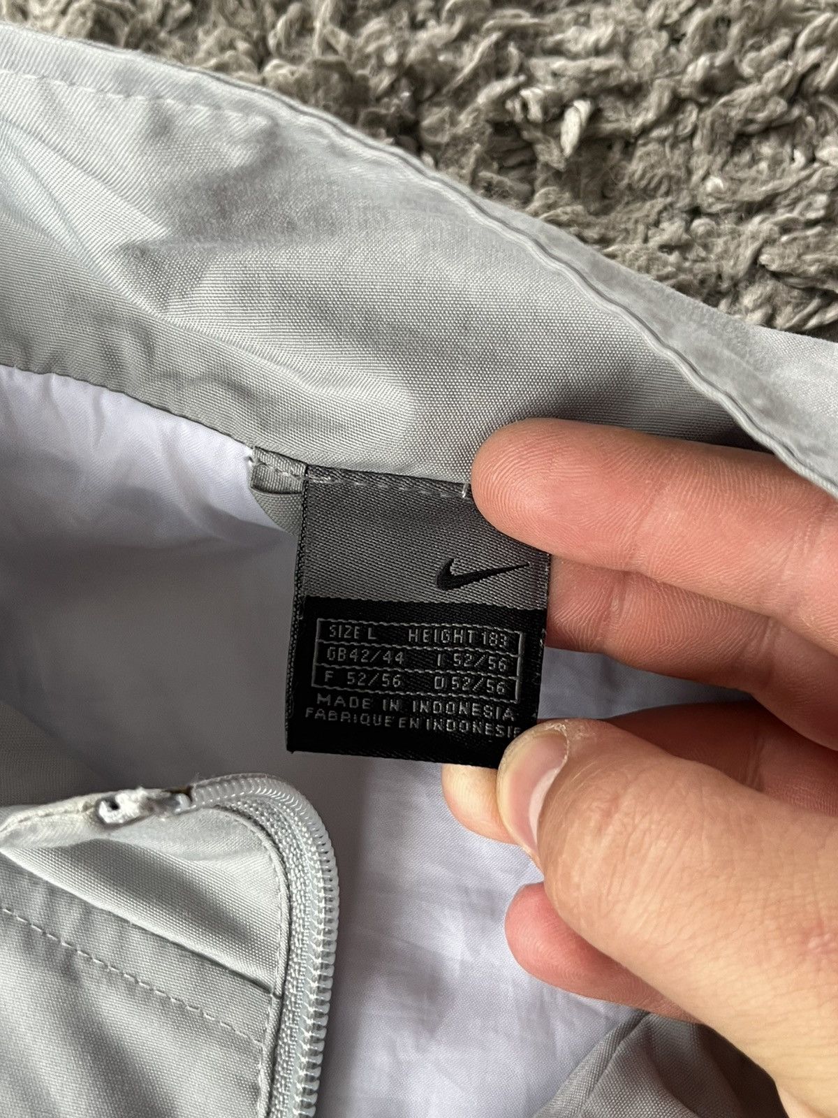 Nike Vintage Nike Light Jacket Soccer football Manchester United Size US L / EU 52-54 / 3 - 7 Thumbnail