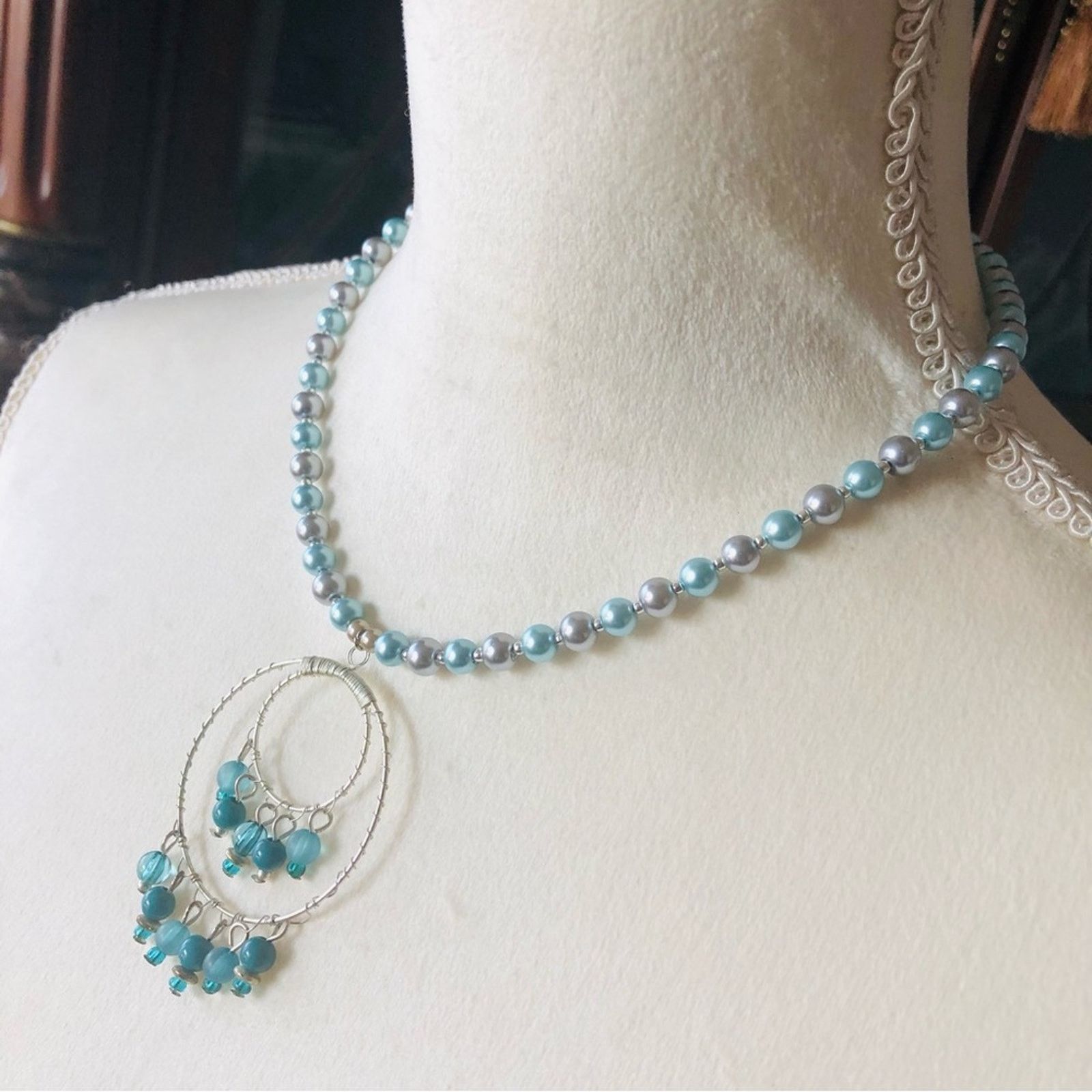 Handmade Handcrafted repurpose hand wired medallion Pearl necklace Size ONE SIZE - 4 Thumbnail