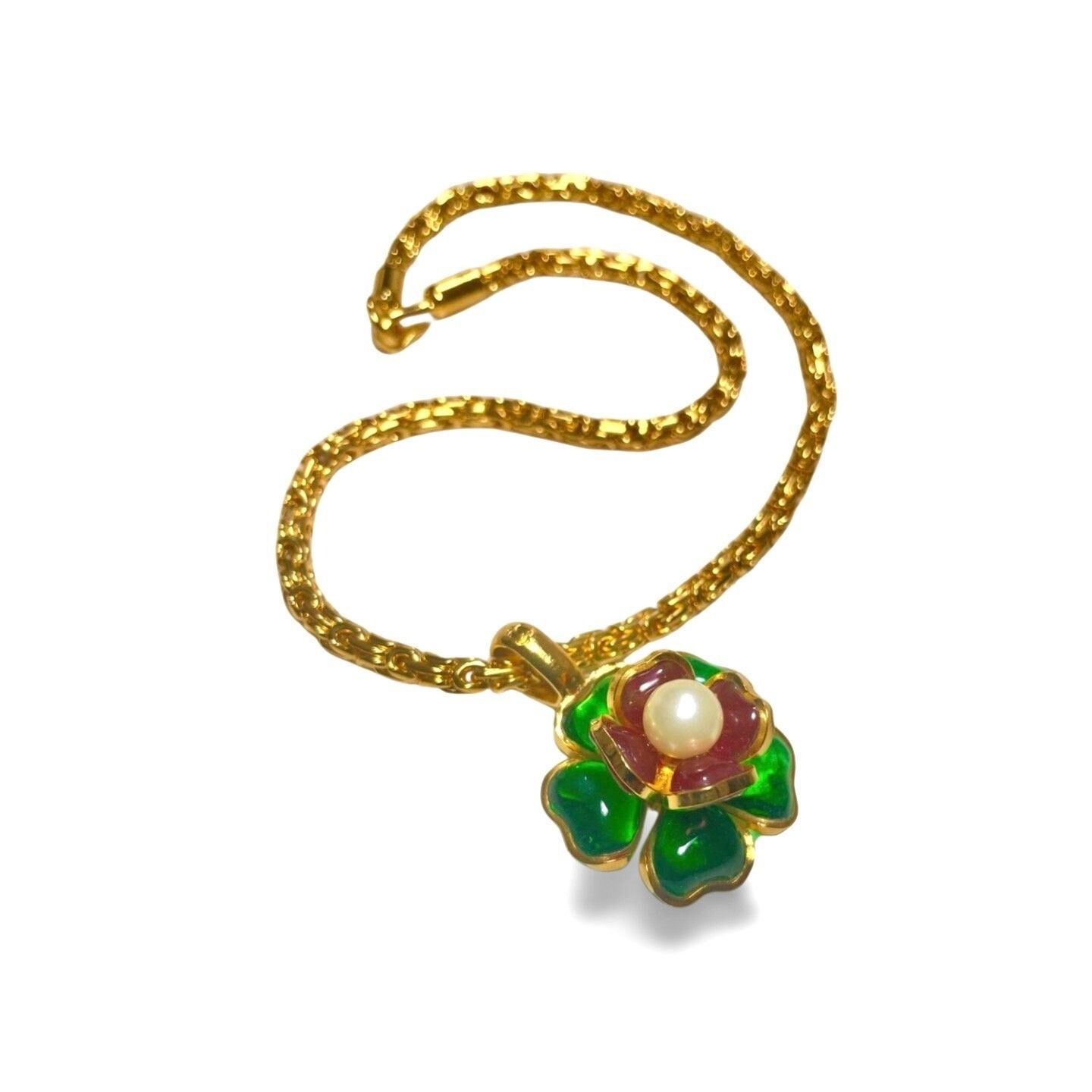 Chanel Vintage CHANEL green and red gripoix flower top necklace Size ONE SIZE - 4 Thumbnail