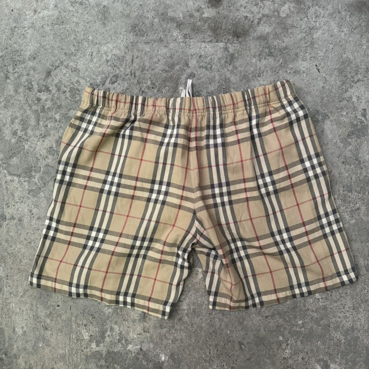 Burberry Burberry plaid short vintage Size US 32 / EU 48 - 2 Thumbnail
