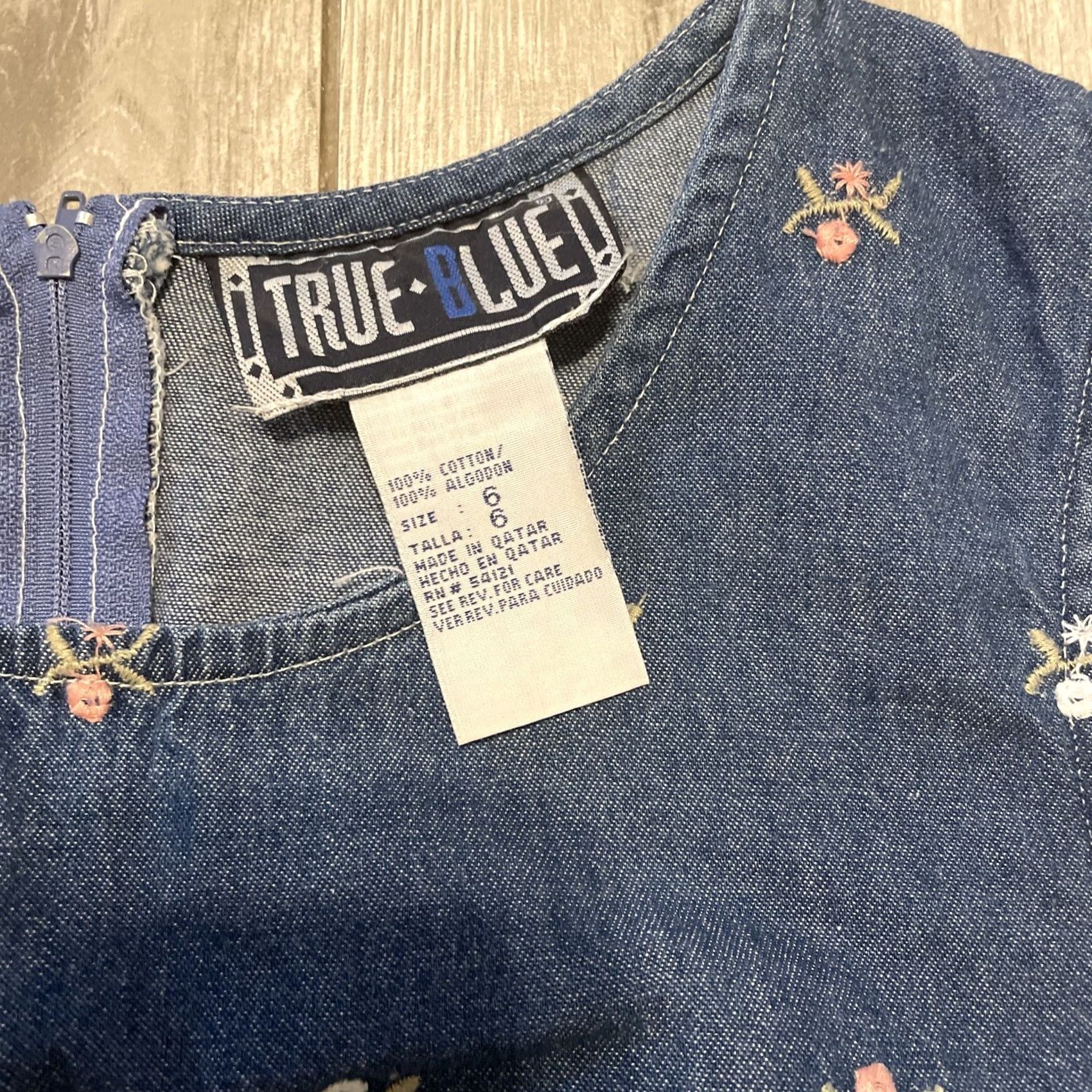 Denime True Blue Womens Sleeveless Floral Embroidered Denim Dress Sz 6 Short Fit & Flare Casual Spring Summer Pink Flower Pattern Denim Size M / US 6-8 / IT 42-44 - 3 Thumbnail