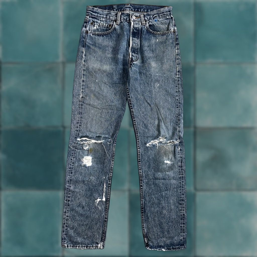 Levi's VINTAGE Levi's 501 Jeans Men's Regular Fit Straight Leg 80s Light Wash Blue 31x34 Size US 31 - 1 Thumbnail