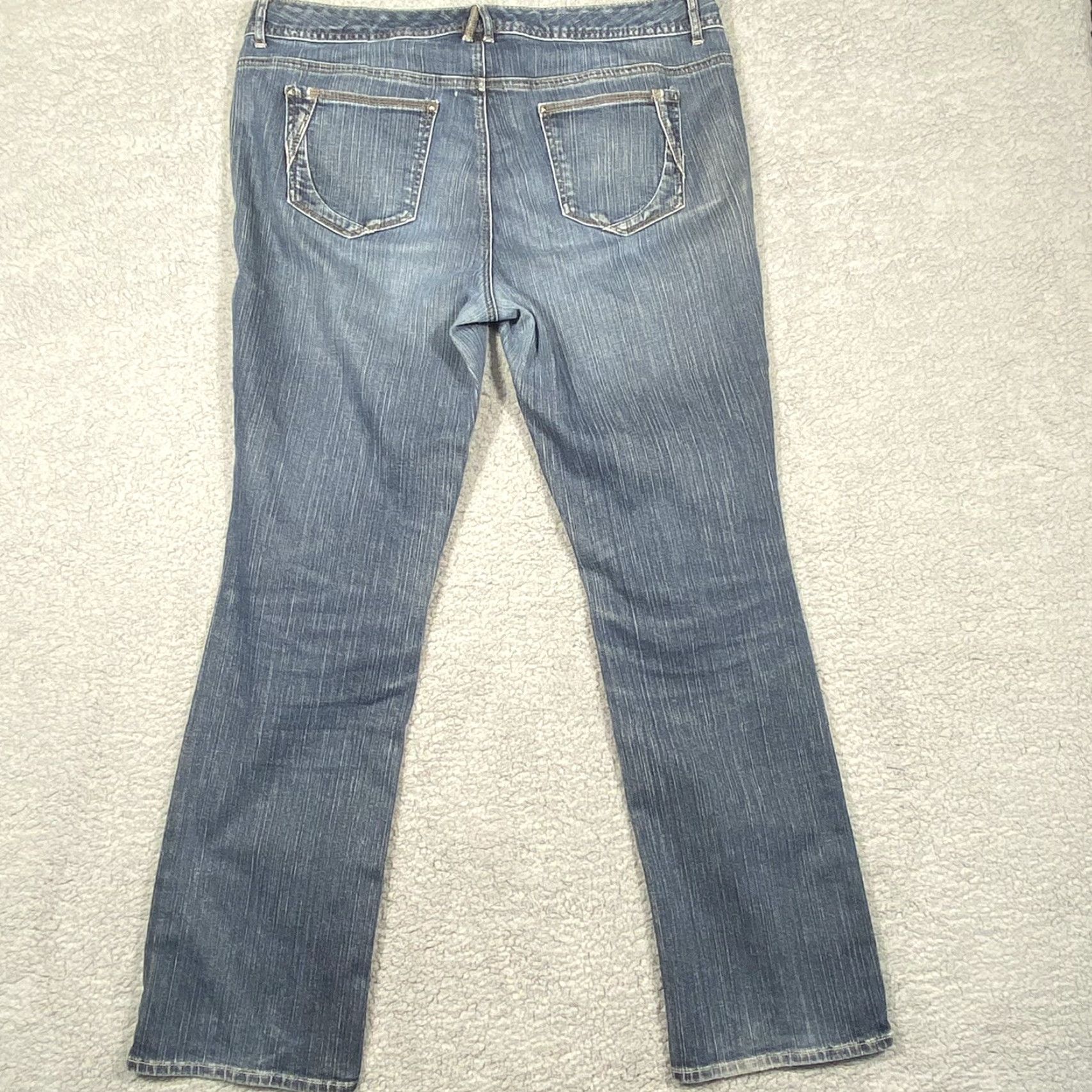 Tommy Hilfiger Tommy Hilfiger Women's Jeans Boot Cut Denim Size 14R Medium Wash 32x31 EUC Size 36" / US 14 / IT 50 - 6 Thumbnail
