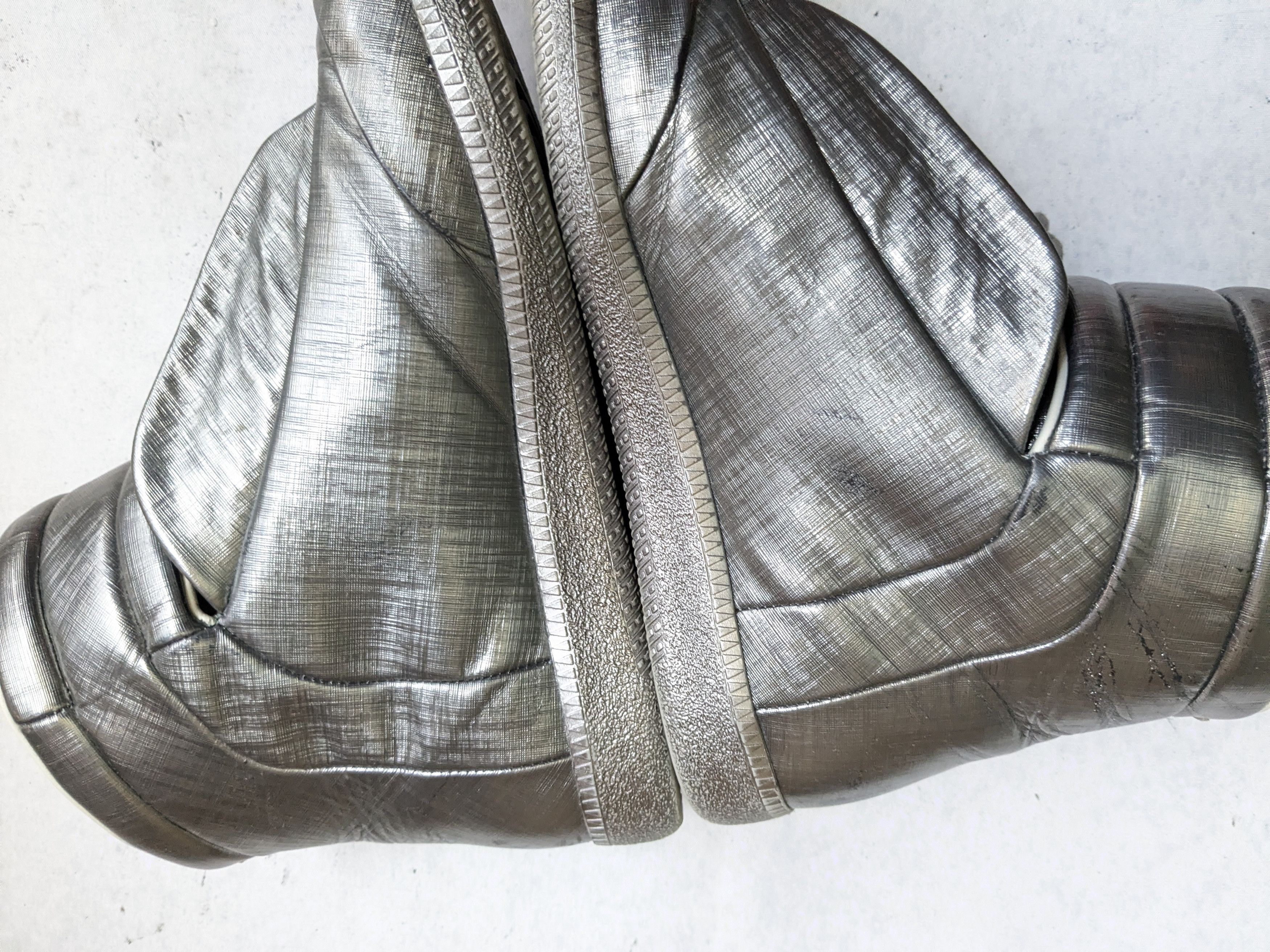 Maison Margiela Maison Margiela Future Silver 8 41 High Tops Leather Size US 8 / EU 41 - 15 Thumbnail