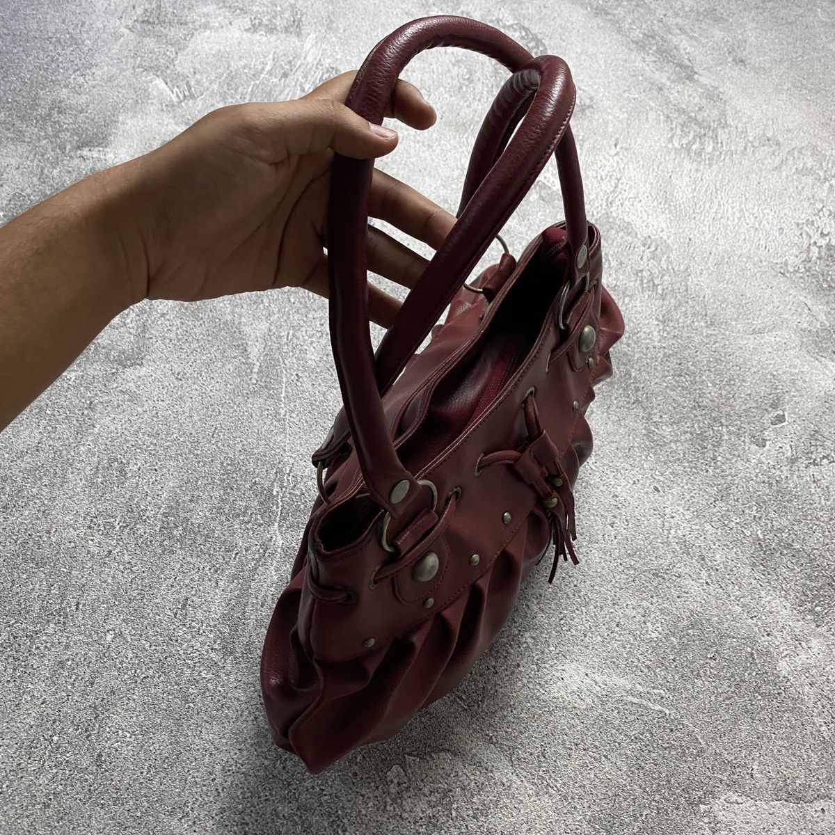 Japanese Brand 2000s Deep Red Drawstirng Leather Shoulder Bag Size ONE SIZE - 5 Thumbnail