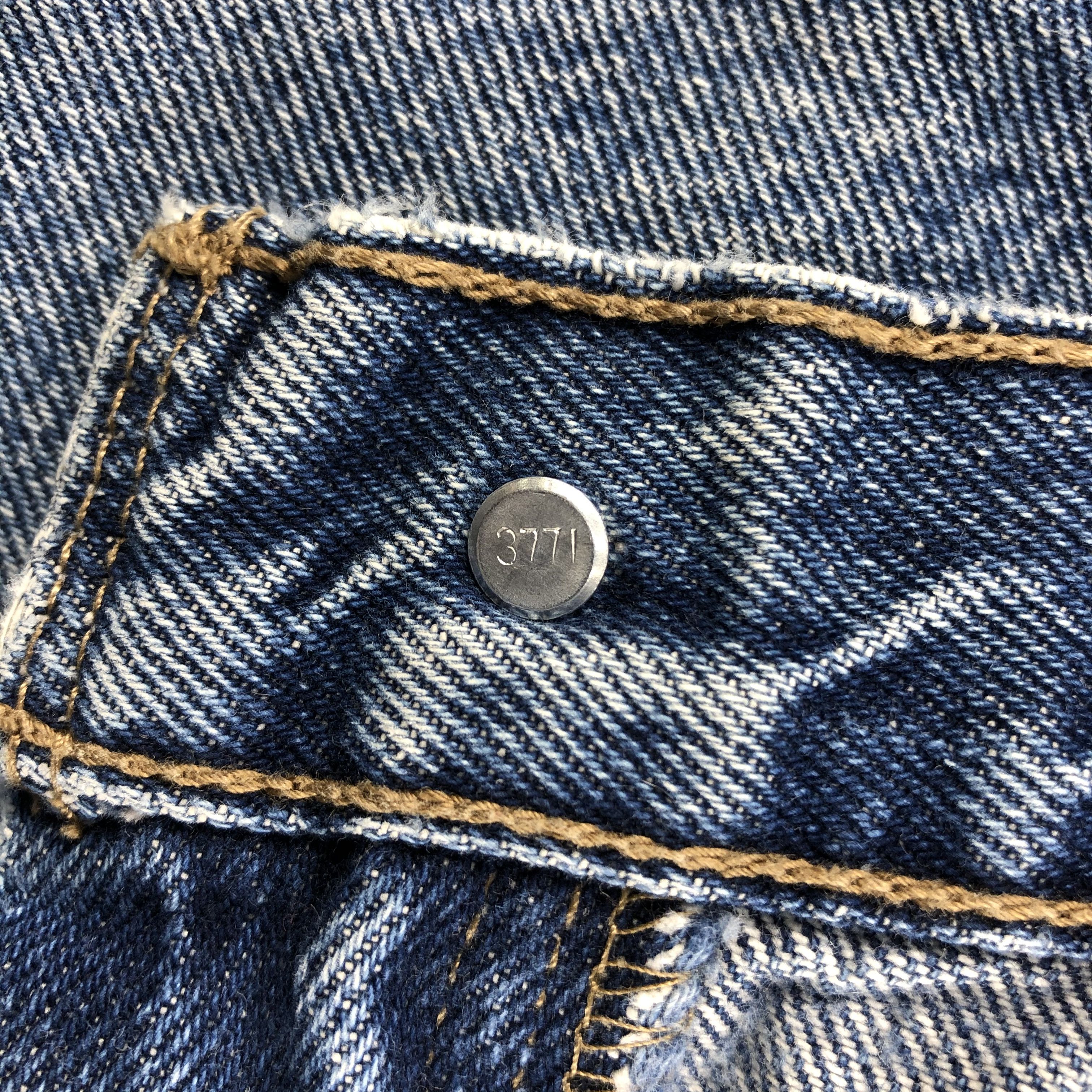 Levi's Vintage Blue Wash Levis Jeans-J1695 Size US 34 / EU 50 - 13 Thumbnail