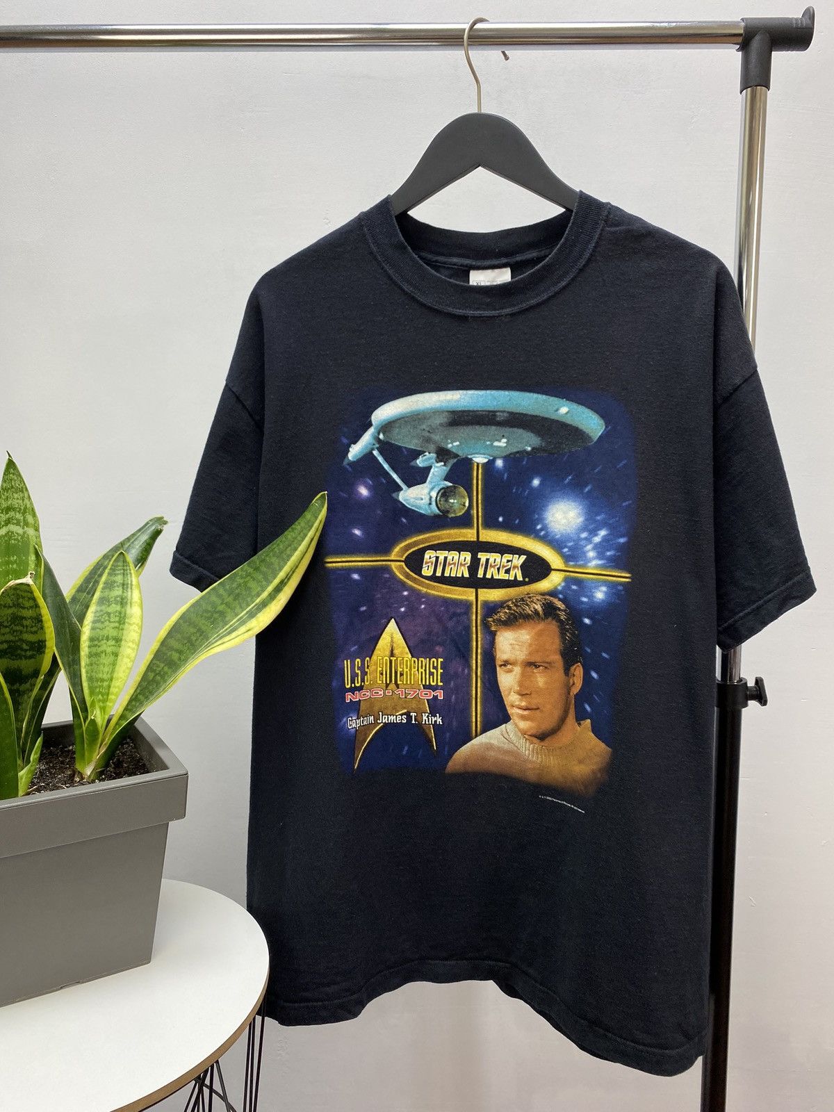 Changes × Vintage Vintage 2000 Star Trek Captain James T. Kirk Tee T-Shirt Size US XL / EU 56 / 4 - 1 Thumbnail