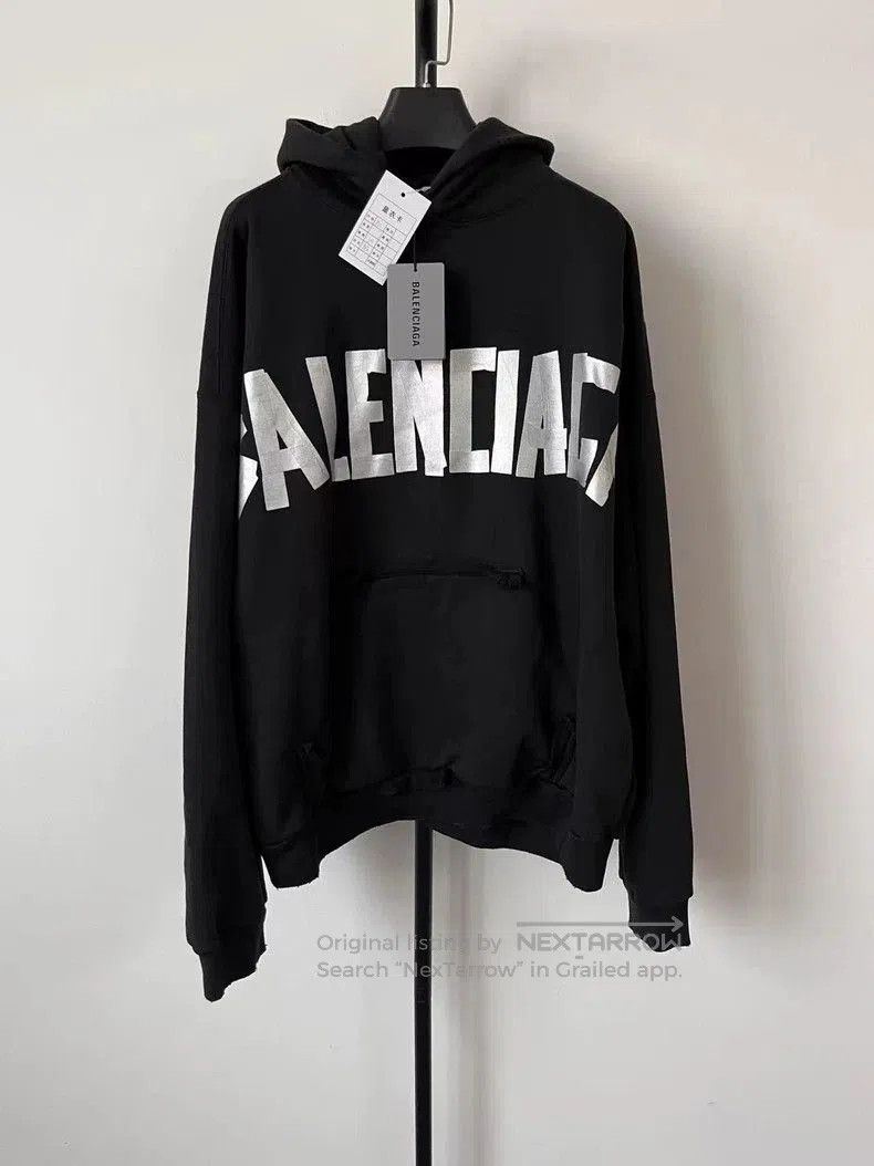 Balenciaga Balenciaga Logo Long Sleeve Hoodie. Size US M / EU 48-50 / 2 - 1 Thumbnail