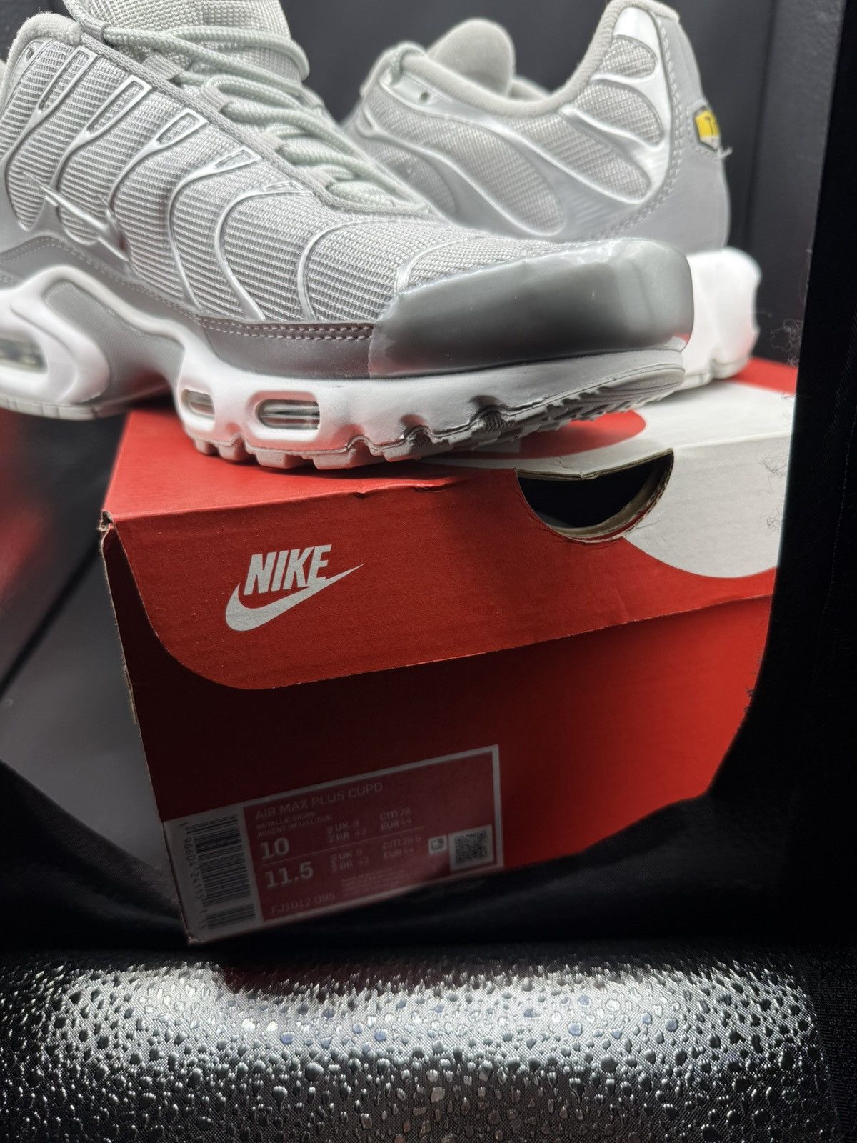 Nike Nike Tuned Air Silver Size US 10 / EU 43 - 2 Thumbnail