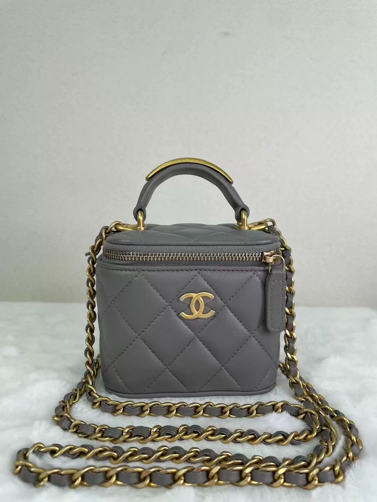 Chanel Pre-loved Bag Very good condition Size ONE SIZE - 1 Thumbnail