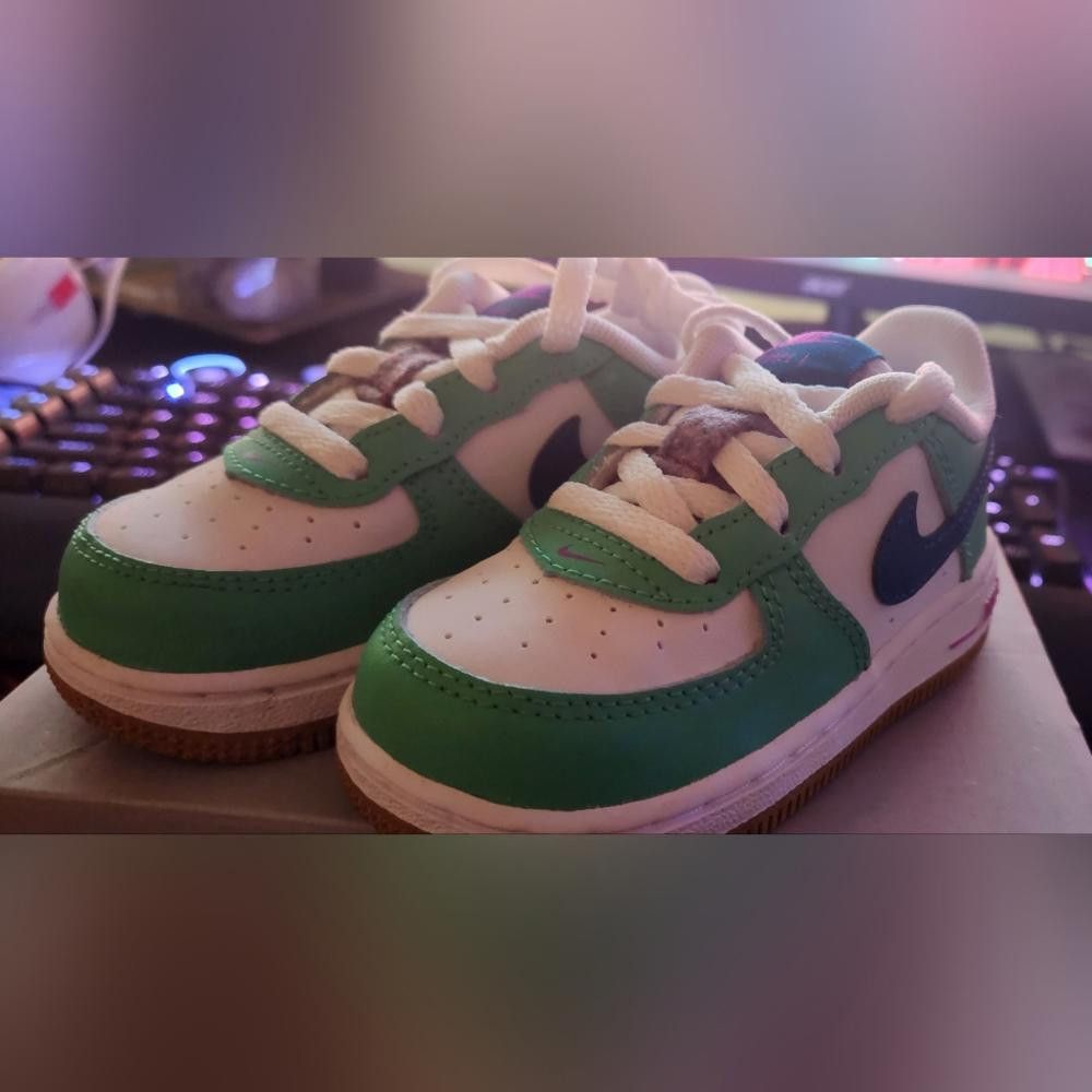 Nike Nike Kids' Air Force 1 Low Sneakers - Green & White Size US 6 / EU 39 - 1 Thumbnail
