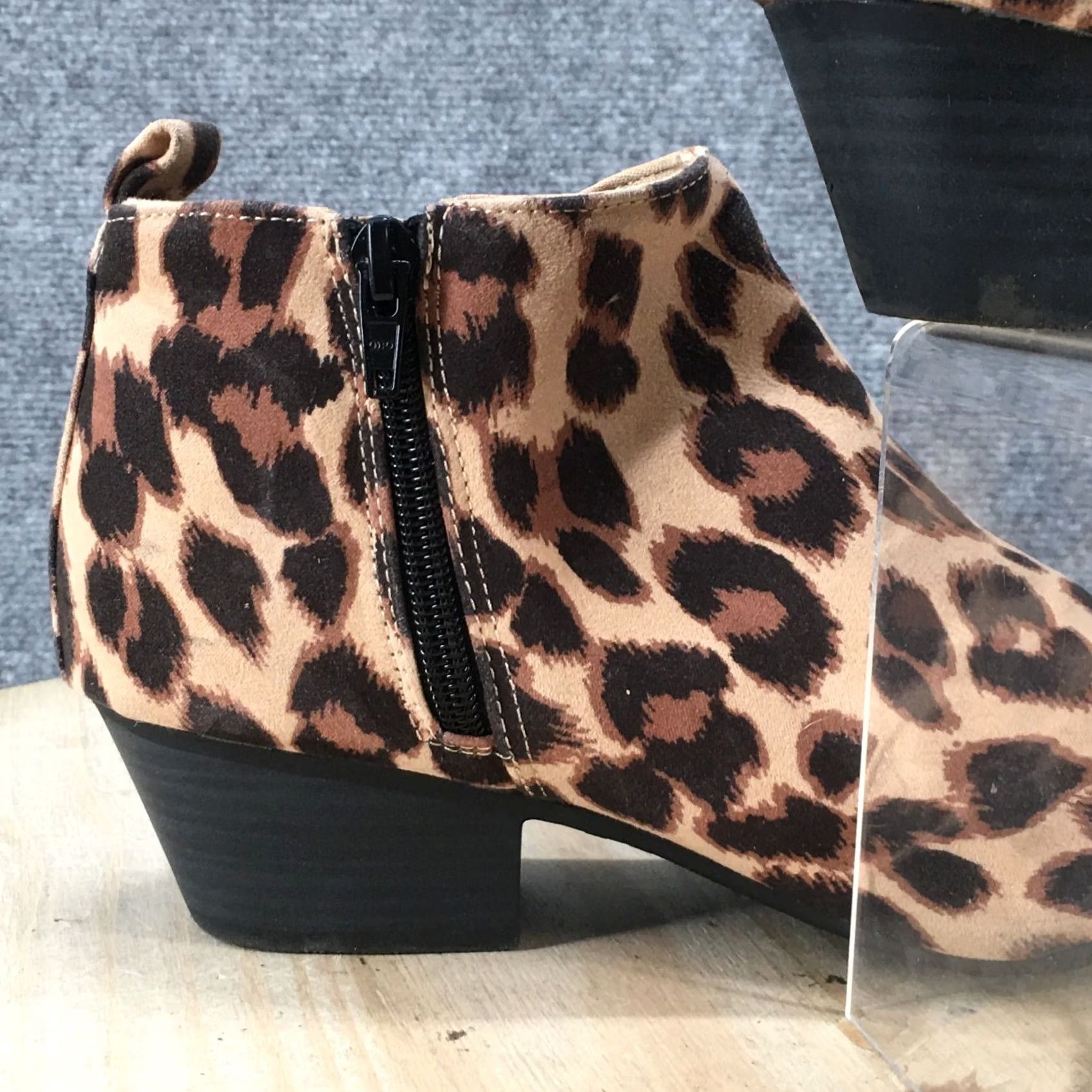 Old Navy Old Navy Boots Womens 7 Casual Ankle Booties Brown Animal Print Zipper Size US 7 / IT 37 - 6 Thumbnail