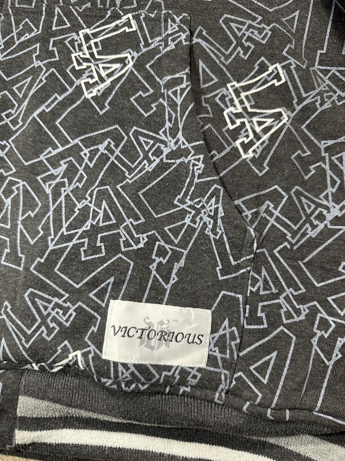 Vintage Victorious Urban Underground "LA" graphic pattern Hoodie Size US XXL / EU 58 / 5 - 6 Thumbnail