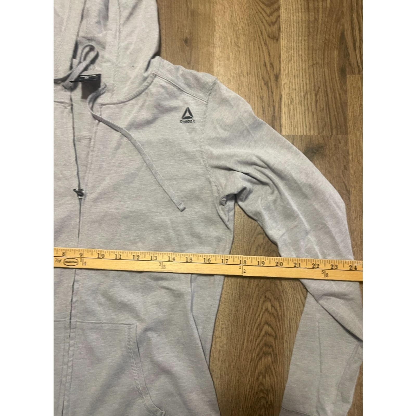 Reebok Reebok Hoodie Women’s Size M Gray Full Zip Long Sleeve Drawstring Casual Regular Modern 90s? No. Size M / US 6-8 / IT 42-44 - 7 Thumbnail