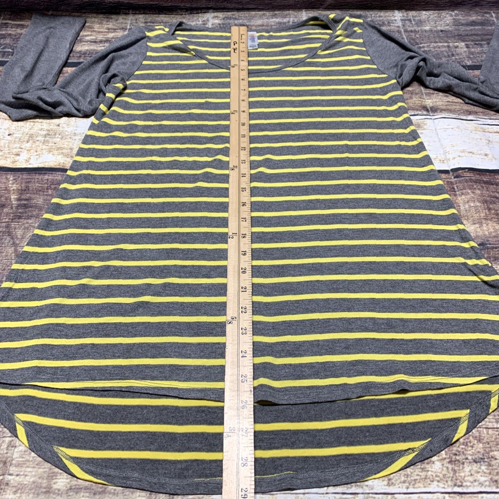 Vintage LuLaRoe Tunic Shirt Gray Yellow Stripe Size M Womens Long Sleeve Comfort Classic/Fitted Sleeve Size M / US 6-8 / IT 42-44 - 7 Thumbnail