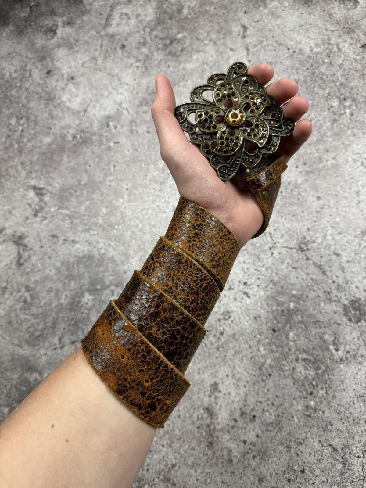 Japanese Brand 00’s NUMBER NINE STYLE FLOWER LEATHER RARE Y2K BELT VINTAGE Size ONE SIZE - 1 Thumbnail